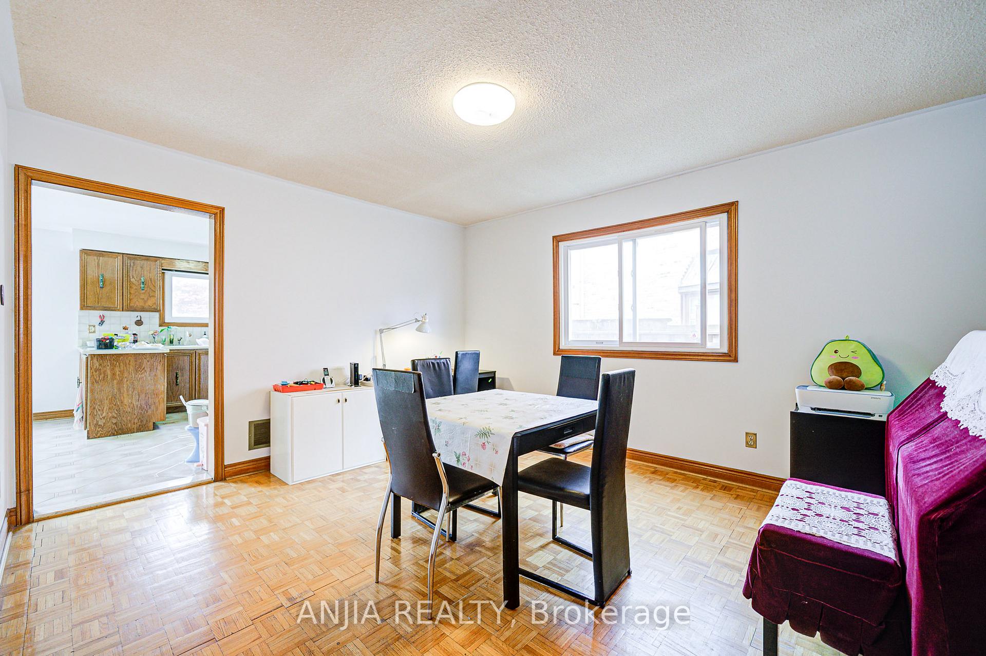 Photo 11 of 32 Brackin Road, Markham, Milliken Mills East — HOMEH