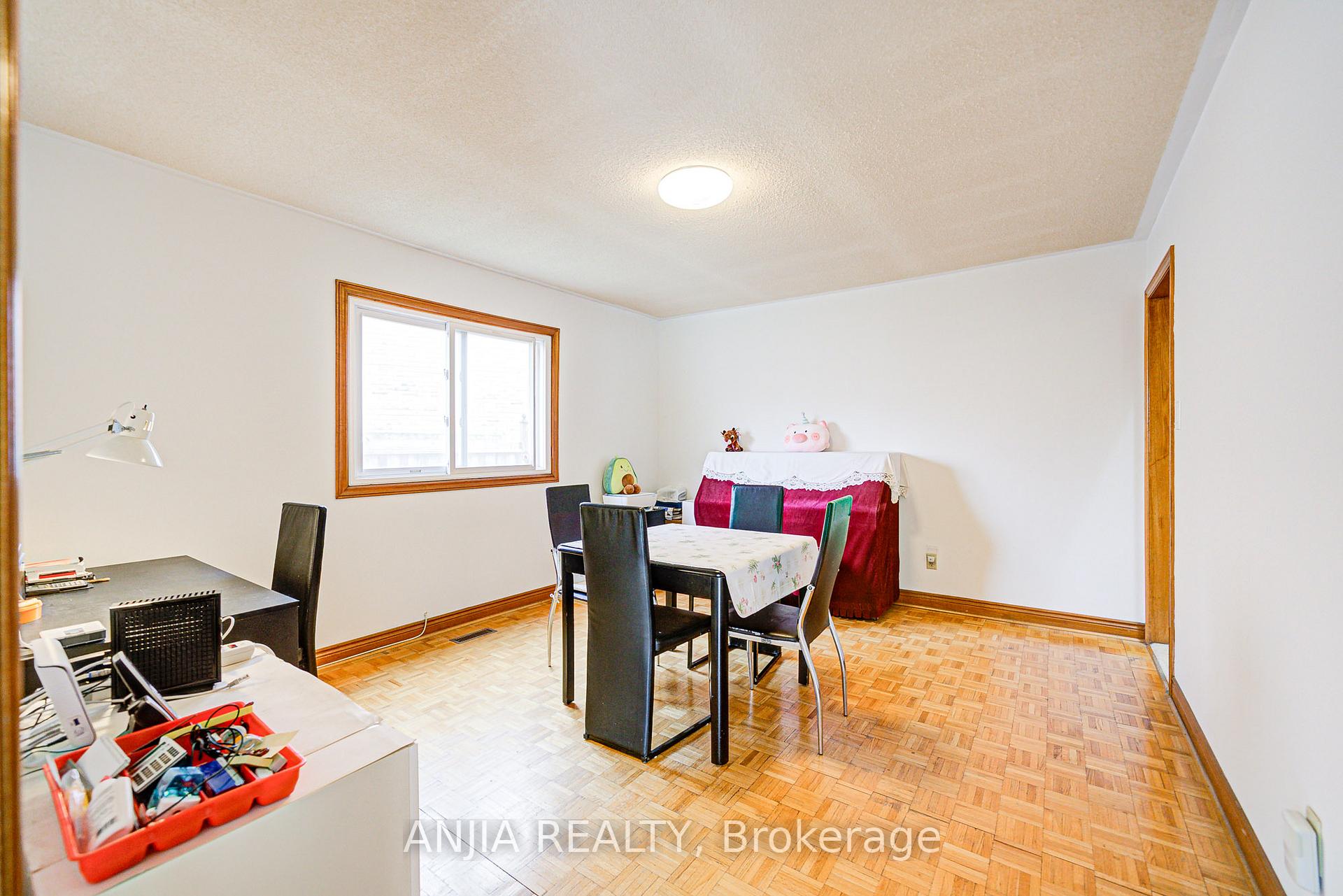 Photo 12 of 32 Brackin Road, Markham, Milliken Mills East — HOMEH