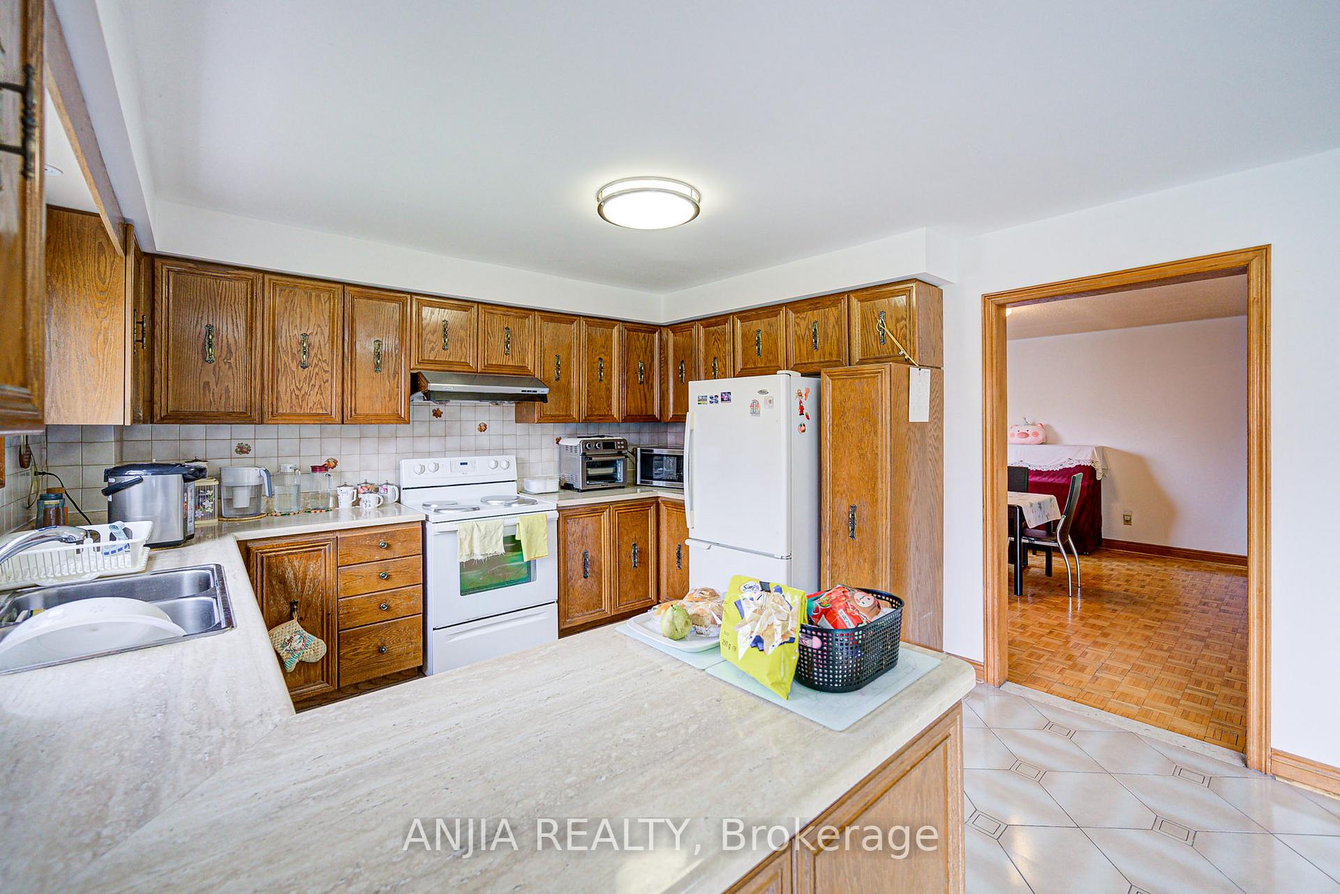 Photo 13 of 32 Brackin Road, Markham, Milliken Mills East — HOMEH