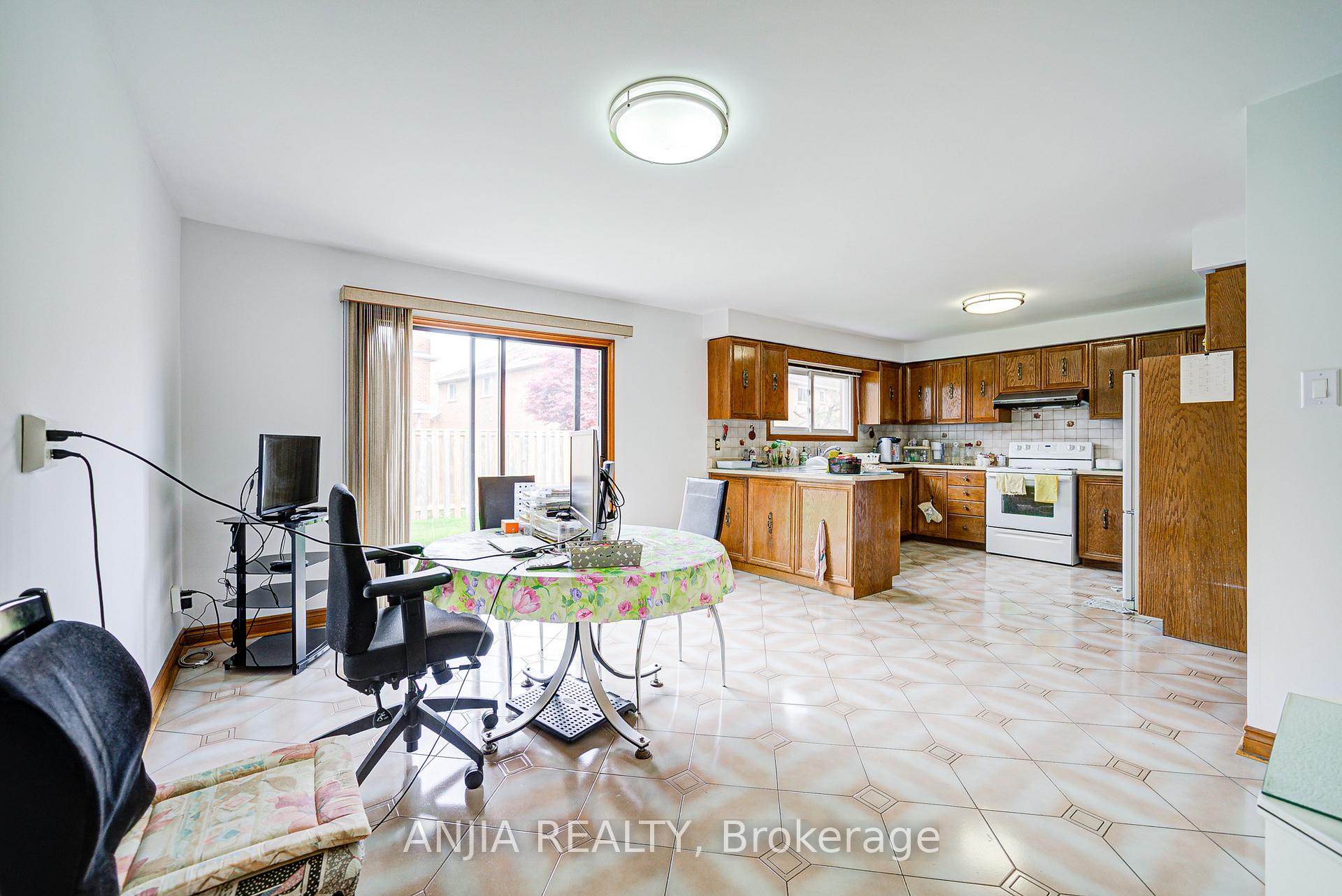 Photo 17 of 32 Brackin Road, Markham, Milliken Mills East — HOMEH