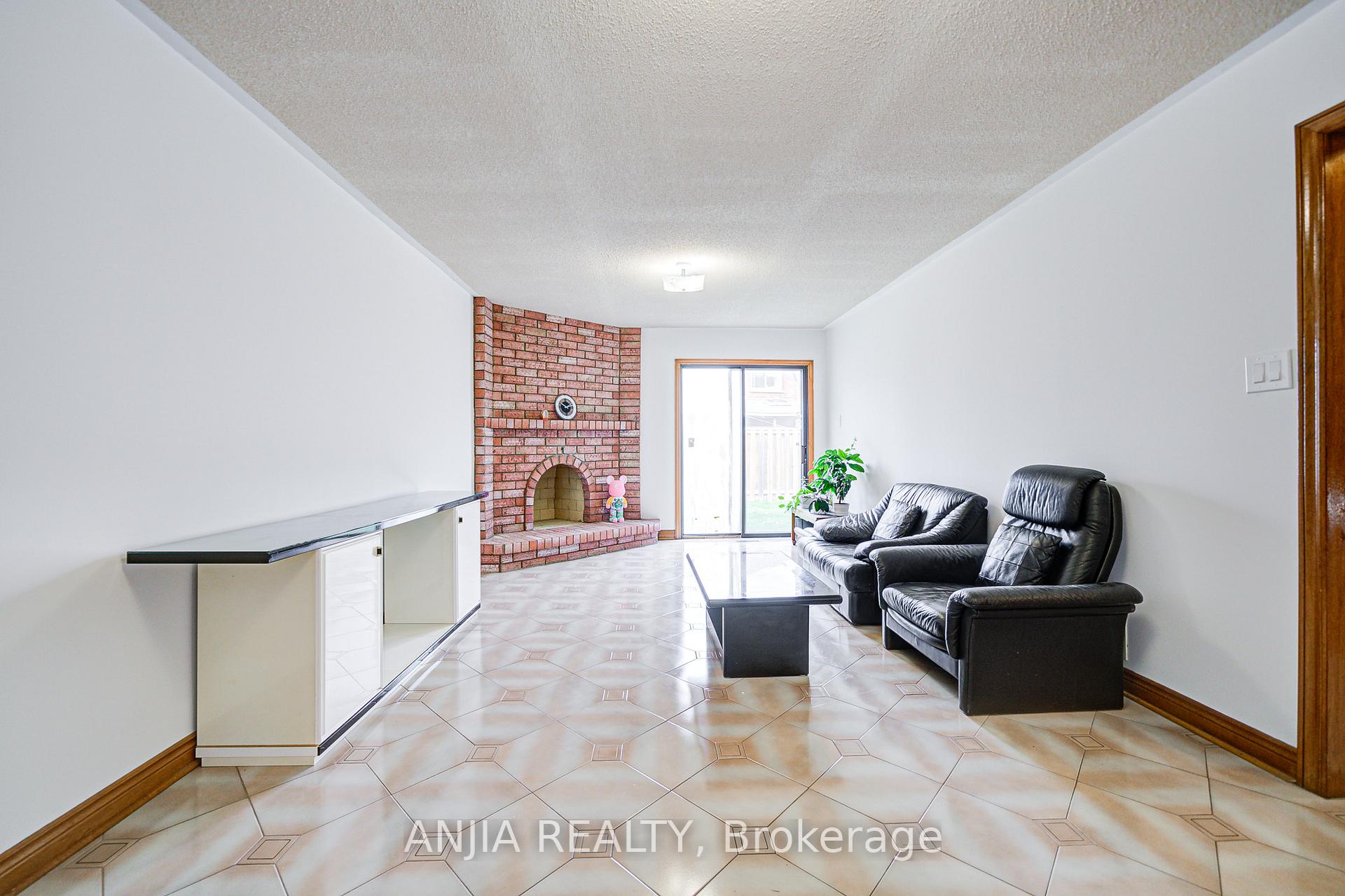 Photo 18 of 32 Brackin Road, Markham, Milliken Mills East — HOMEH