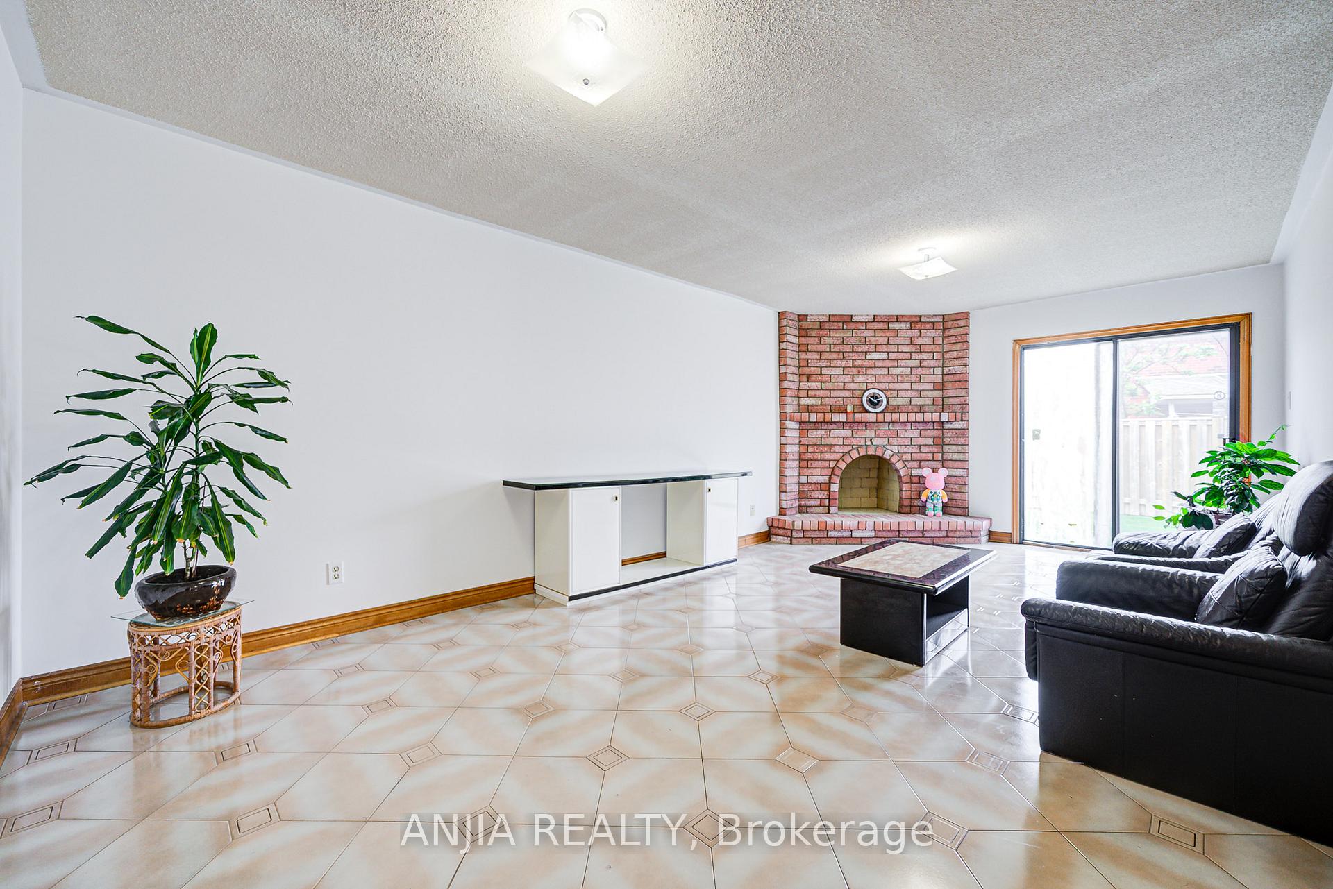 Photo 19 of 32 Brackin Road, Markham, Milliken Mills East — HOMEH