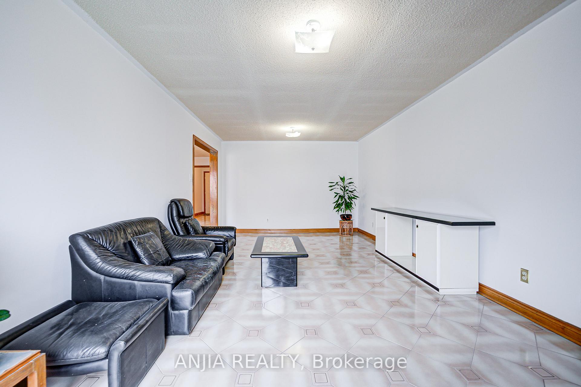 Photo 20 of 32 Brackin Road, Markham, Milliken Mills East — HOMEH