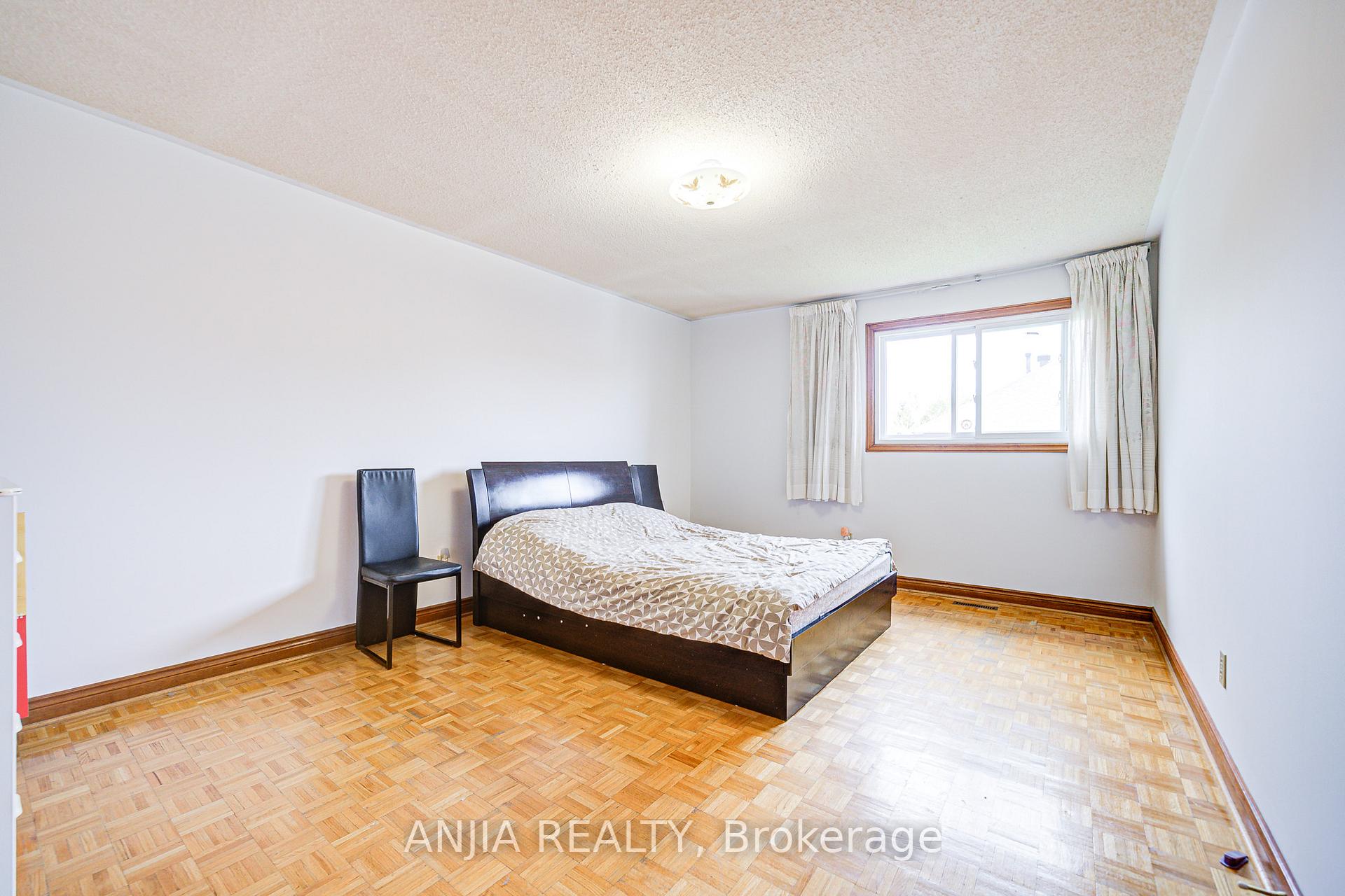 Photo 24 of 32 Brackin Road, Markham, Milliken Mills East — HOMEH