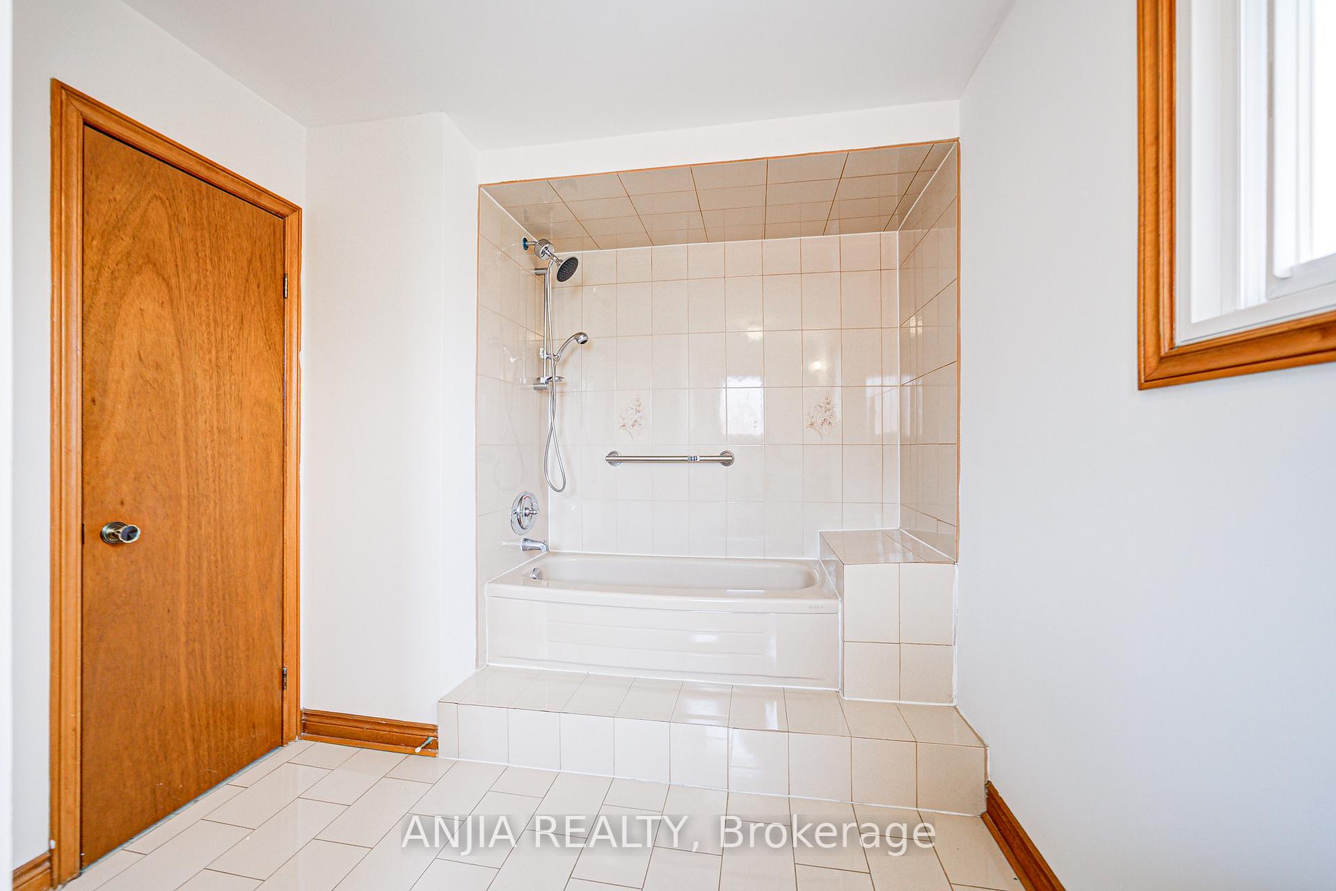Photo 26 of 32 Brackin Road, Markham, Milliken Mills East — HOMEH