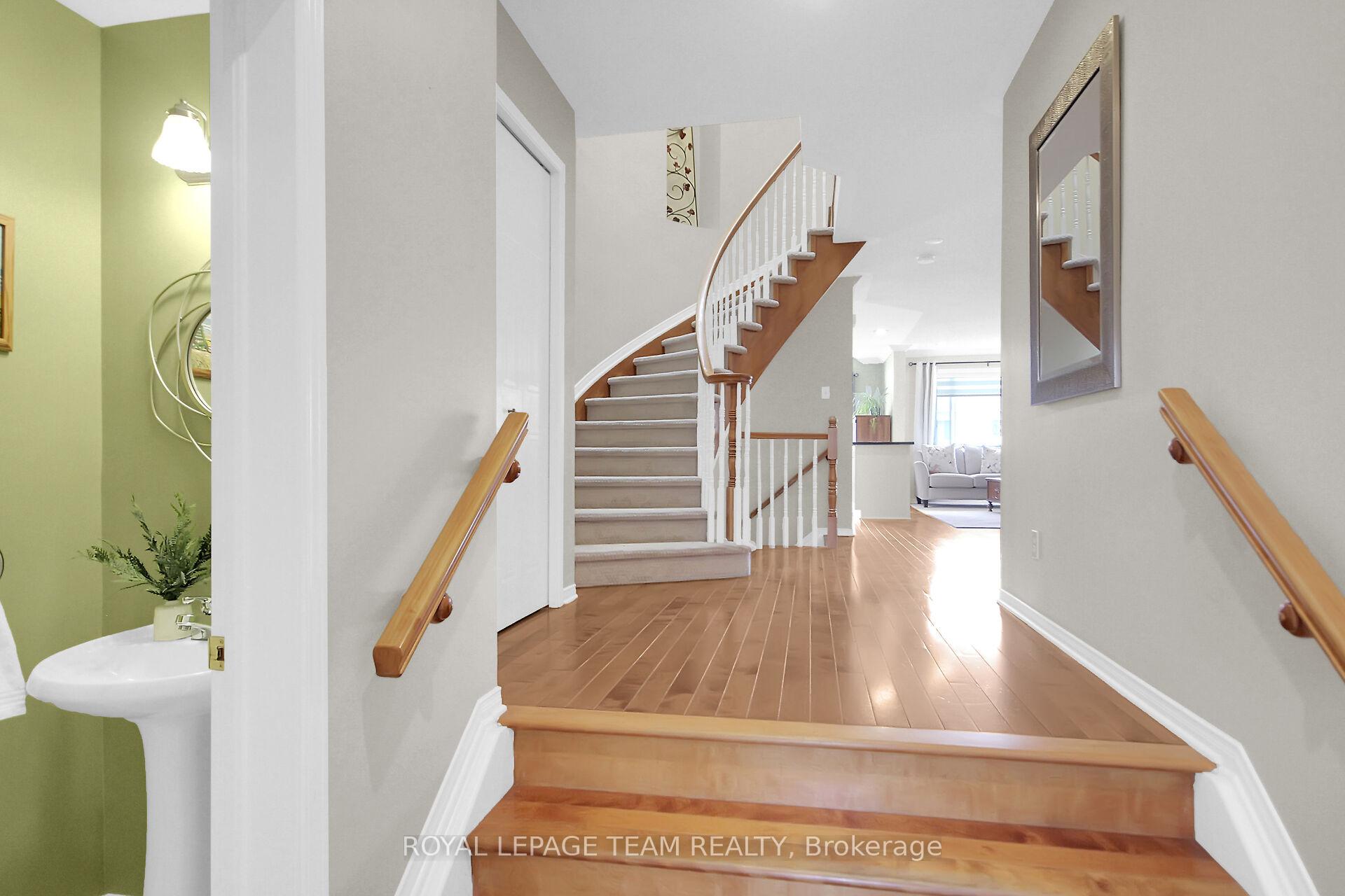 Photo 3 of 484 Meadowbreeze Drive, Ottawa, Kanata - Emerald Meadows/Trailwest — HOMEH