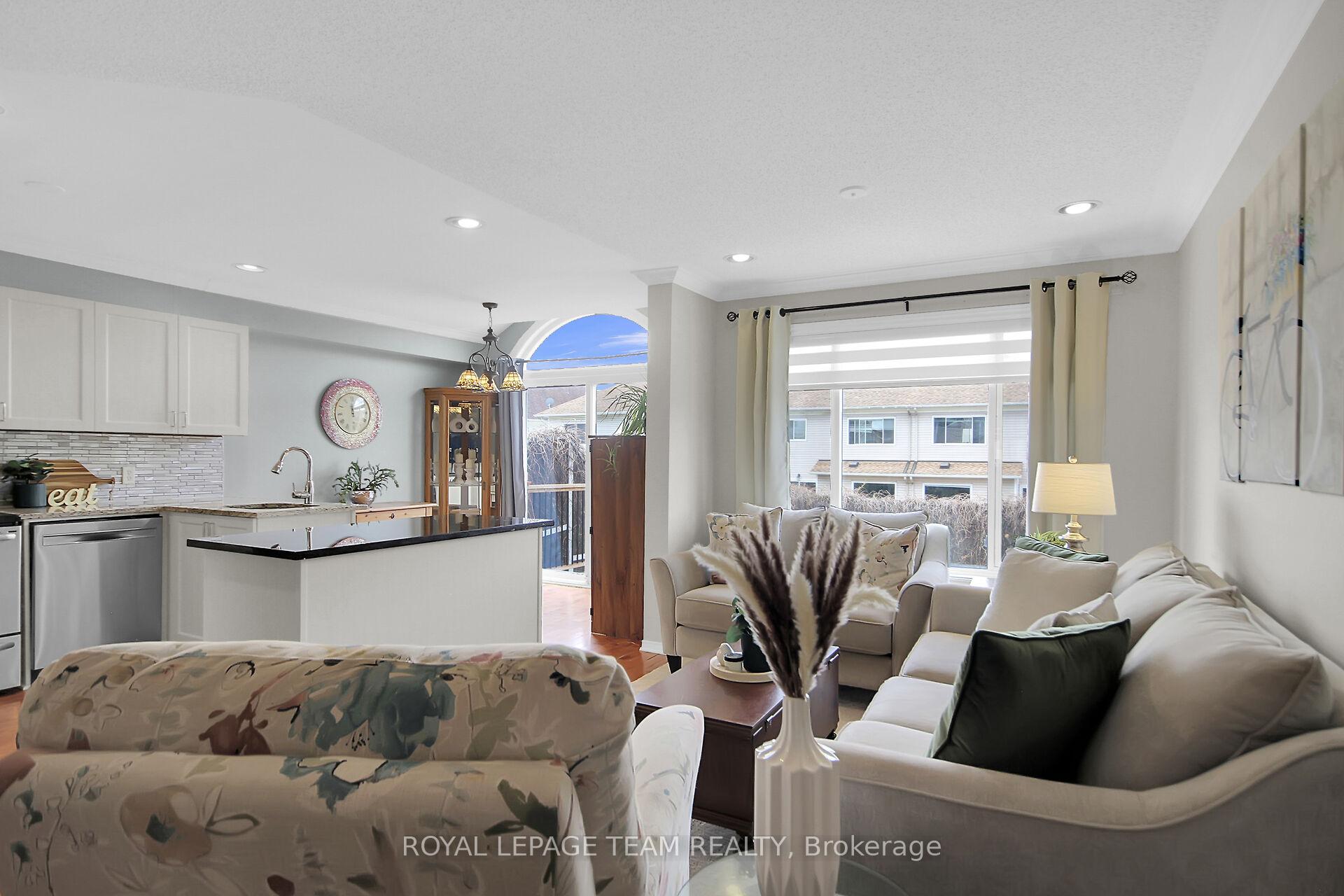 Photo 8 of 484 Meadowbreeze Drive, Ottawa, Kanata - Emerald Meadows/Trailwest — HOMEH