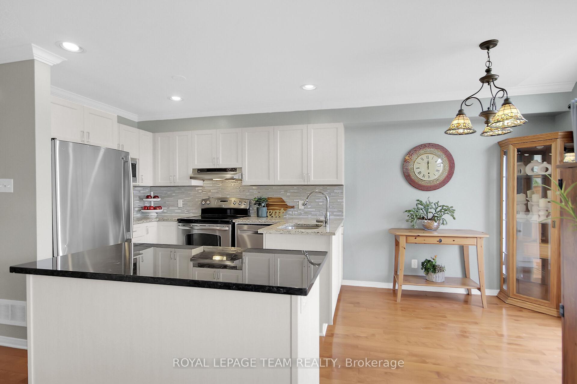 Photo 33 of 484 Meadowbreeze Drive, Ottawa, Kanata - Emerald Meadows/Trailwest — HOMEH