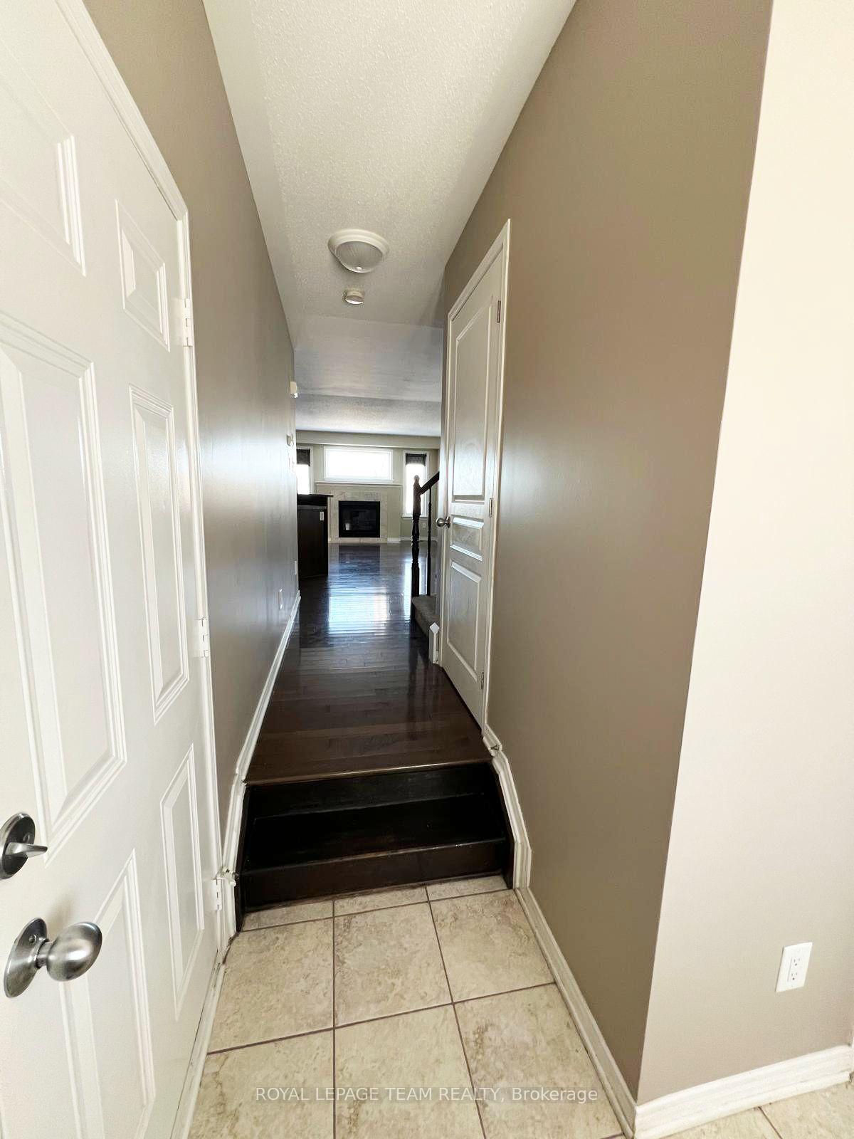 Photo 3 of 395 Celtic Ridge Crescent, Ottawa, Kanata - Morgan's Grant/South March — HOMEH