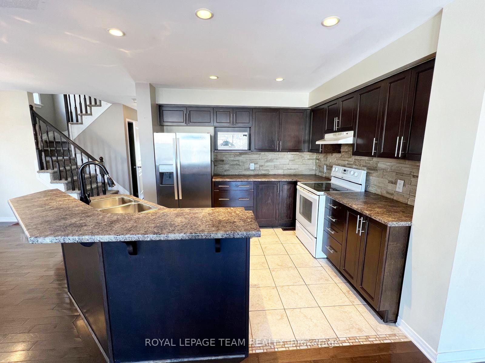 Photo 9 of 395 Celtic Ridge Crescent, Ottawa, Kanata - Morgan's Grant/South March — HOMEH