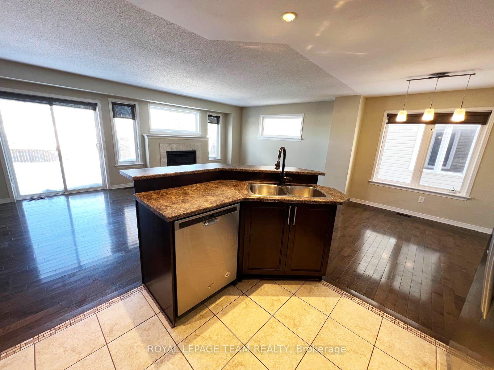 Photo 11 of 395 Celtic Ridge Crescent, Ottawa, Kanata - Morgan's Grant/South March — HOMEH