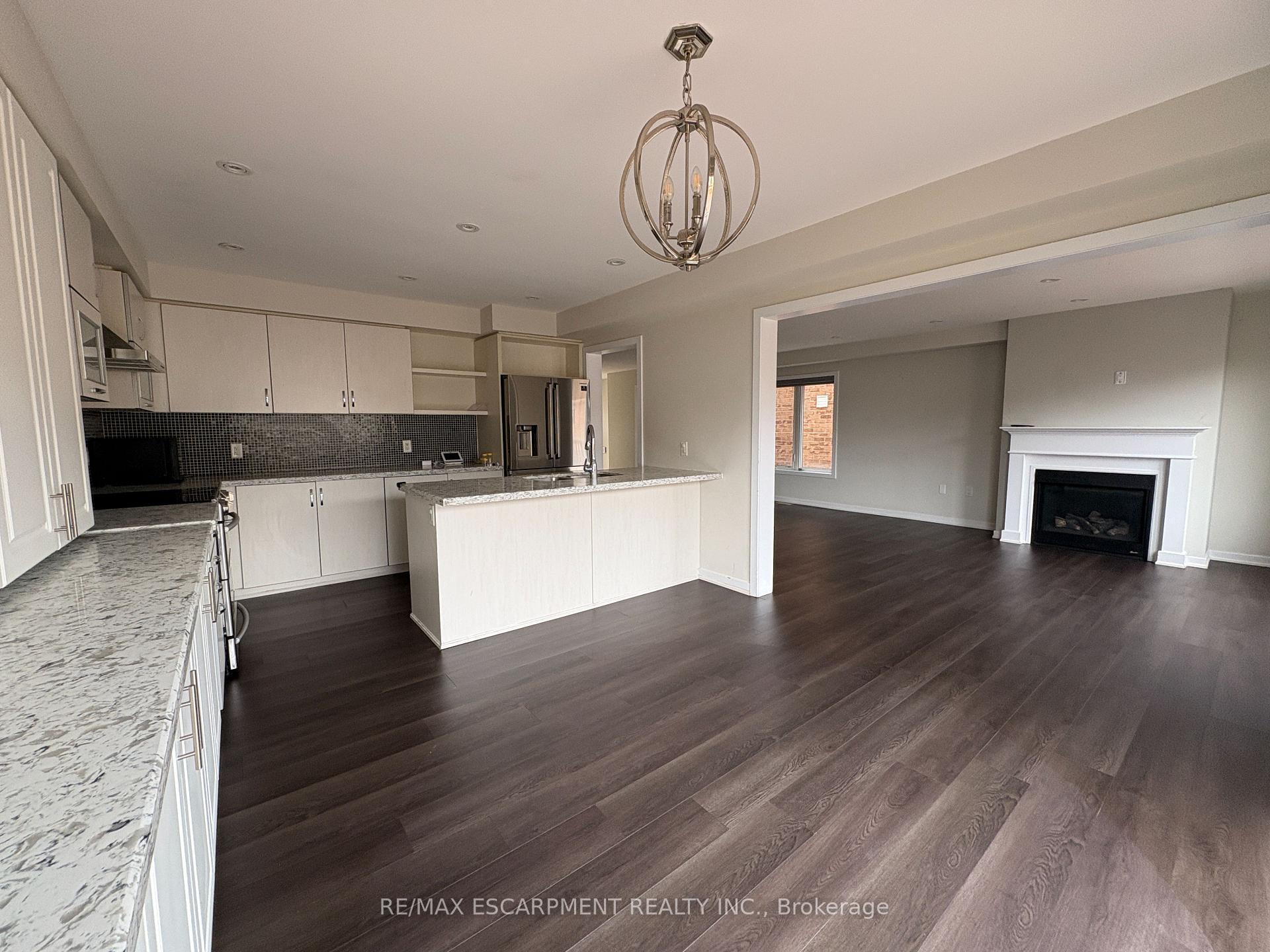 Photo 4 of 39 West Glen Avenue, Hamilton, Stoney Creek Mountain — HOMEH