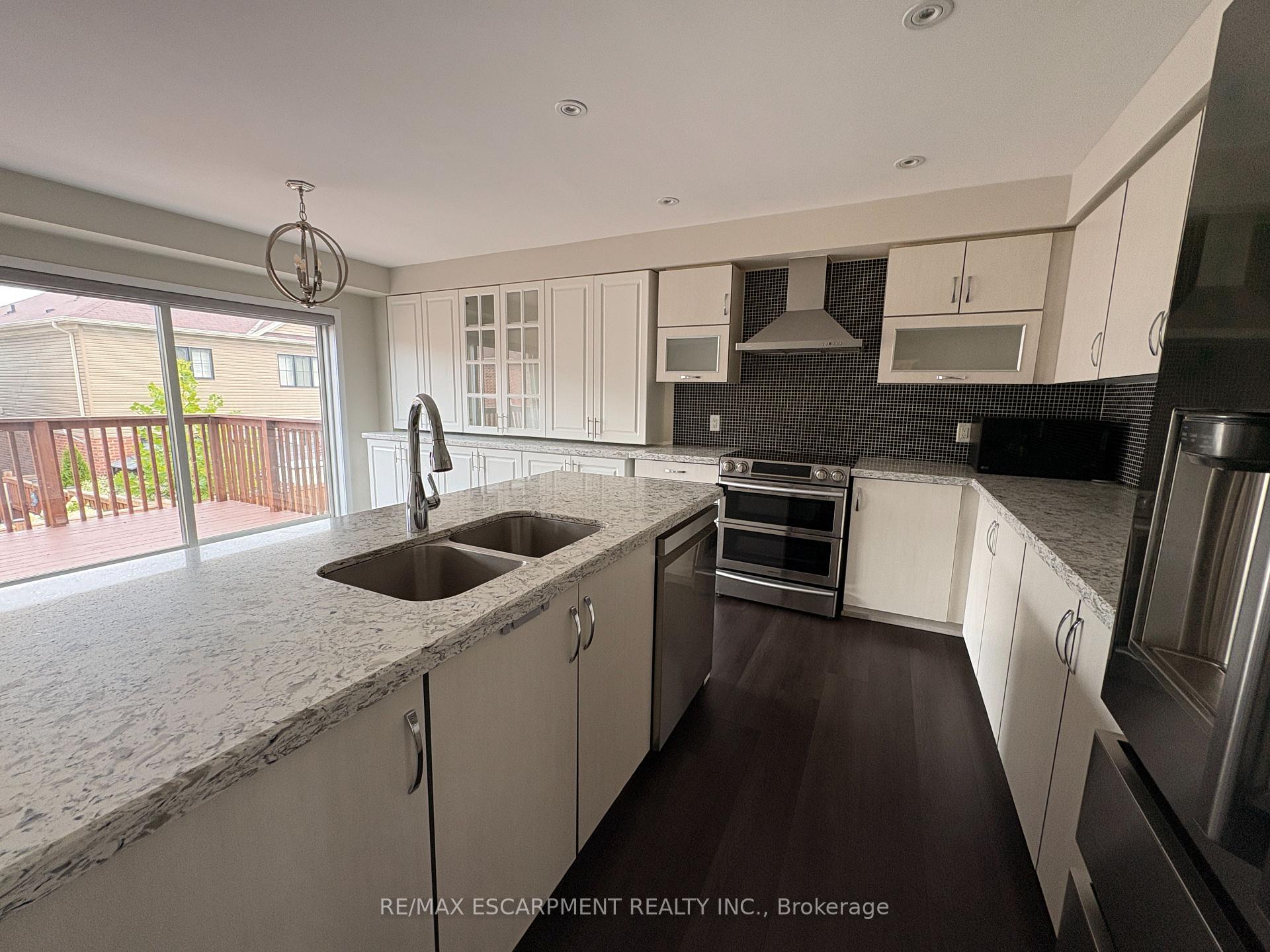 Photo 6 of 39 West Glen Avenue, Hamilton, Stoney Creek Mountain — HOMEH