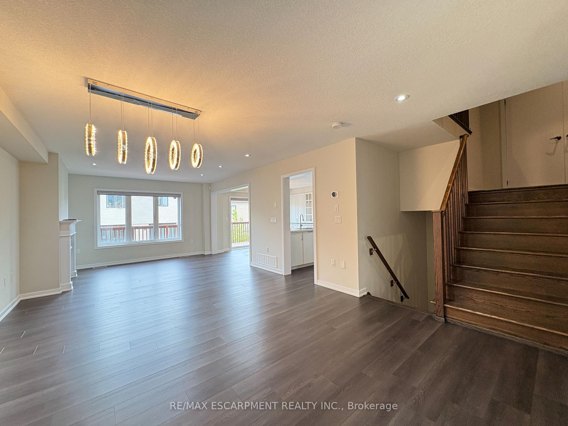 Photo 7 of 39 West Glen Avenue, Hamilton, Stoney Creek Mountain — HOMEH