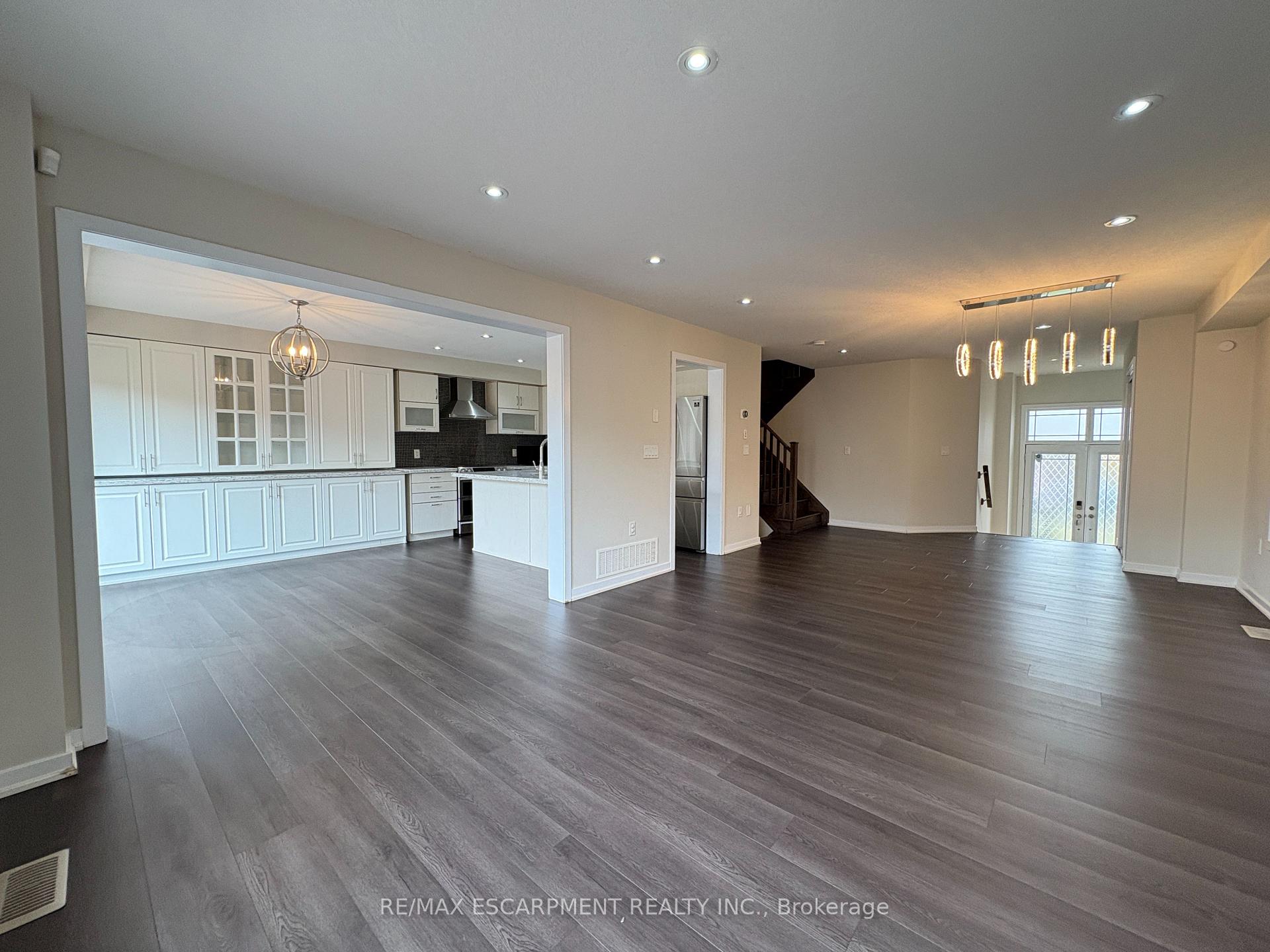 Photo 9 of 39 West Glen Avenue, Hamilton, Stoney Creek Mountain — HOMEH