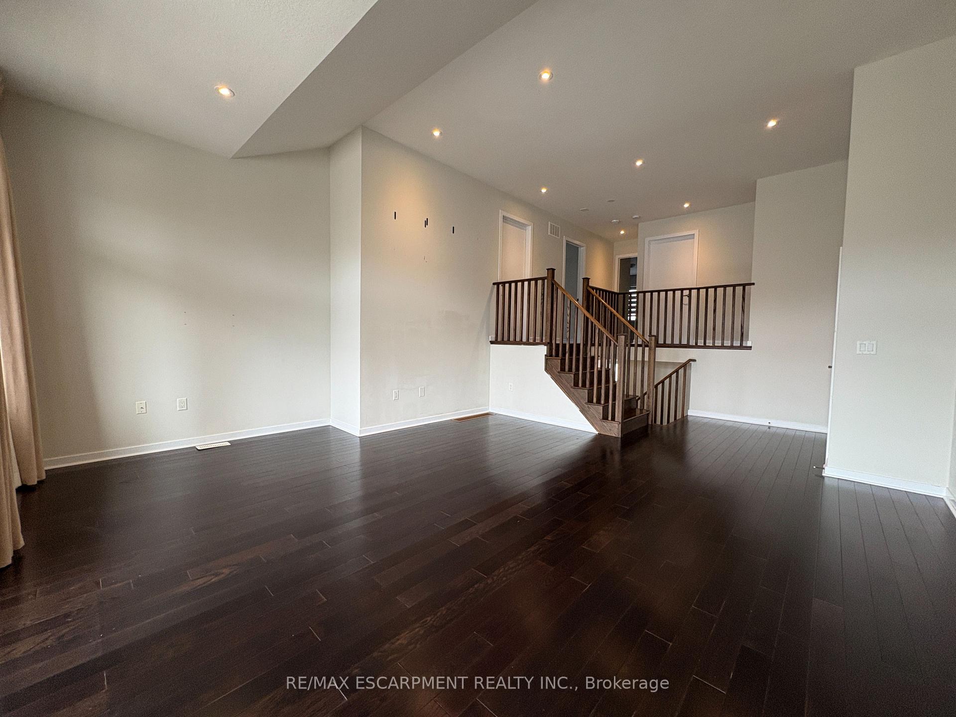 Photo 12 of 39 West Glen Avenue, Hamilton, Stoney Creek Mountain — HOMEH