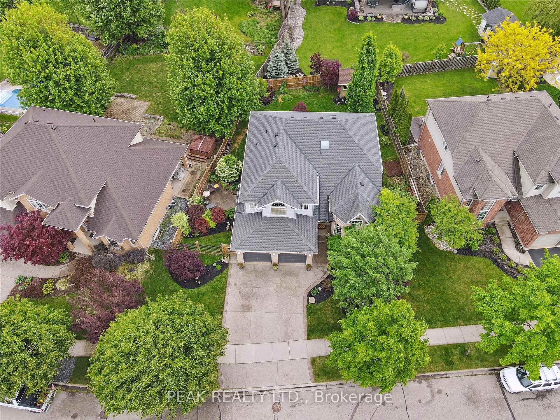 Photo 2 of 65 Winifred Street, Kitchener — HOMEH
