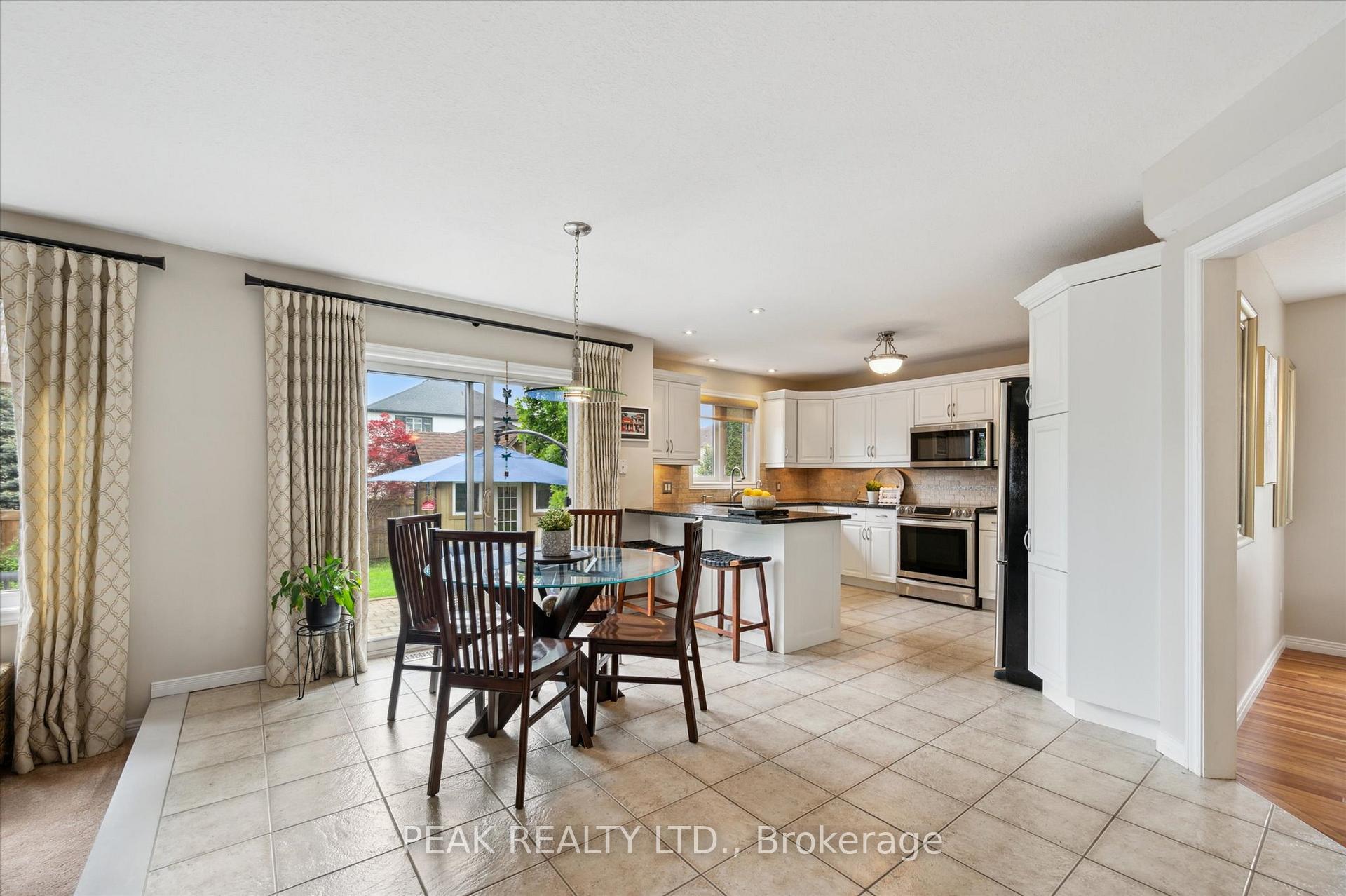 Photo 11 of 65 Winifred Street, Kitchener — HOMEH
