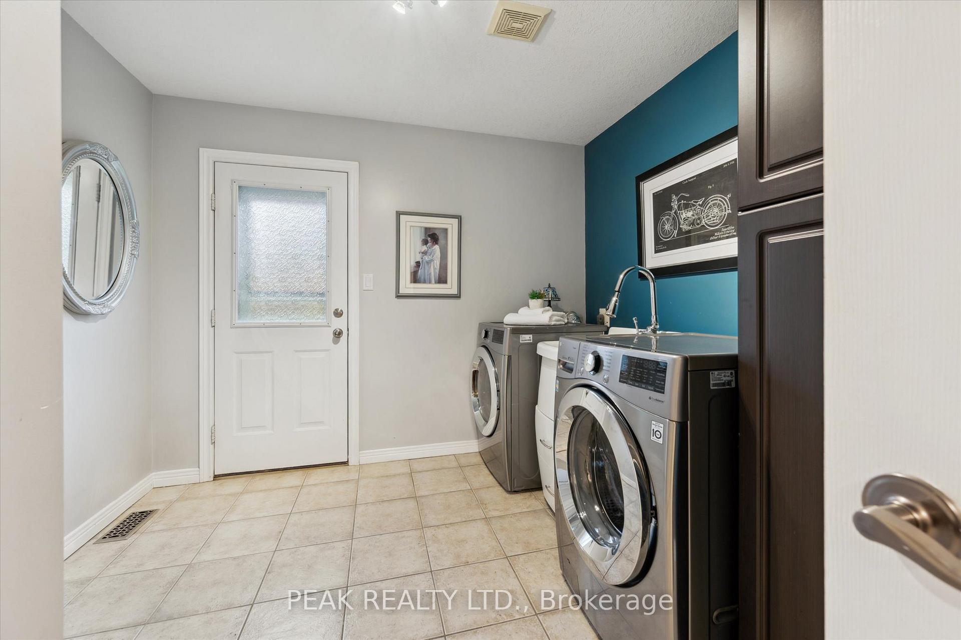 Photo 21 of 65 Winifred Street, Kitchener — HOMEH