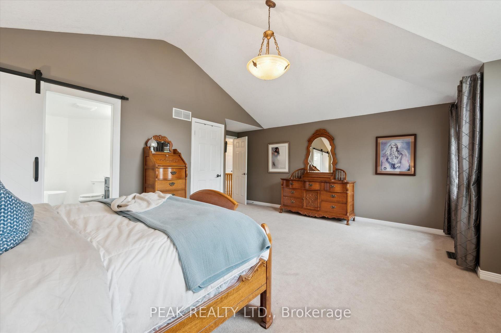 Photo 29 of 65 Winifred Street, Kitchener — HOMEH