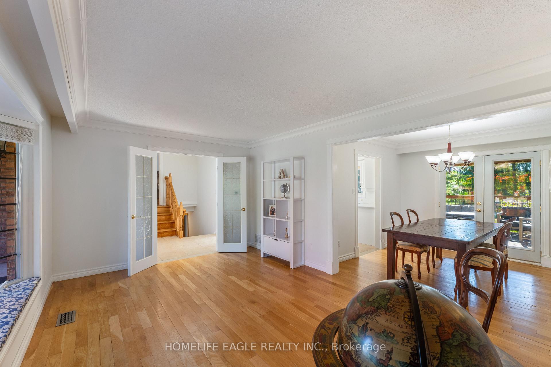Photo 5 of 215 Valley View Drive, Innisfil, Churchill — HOMEH