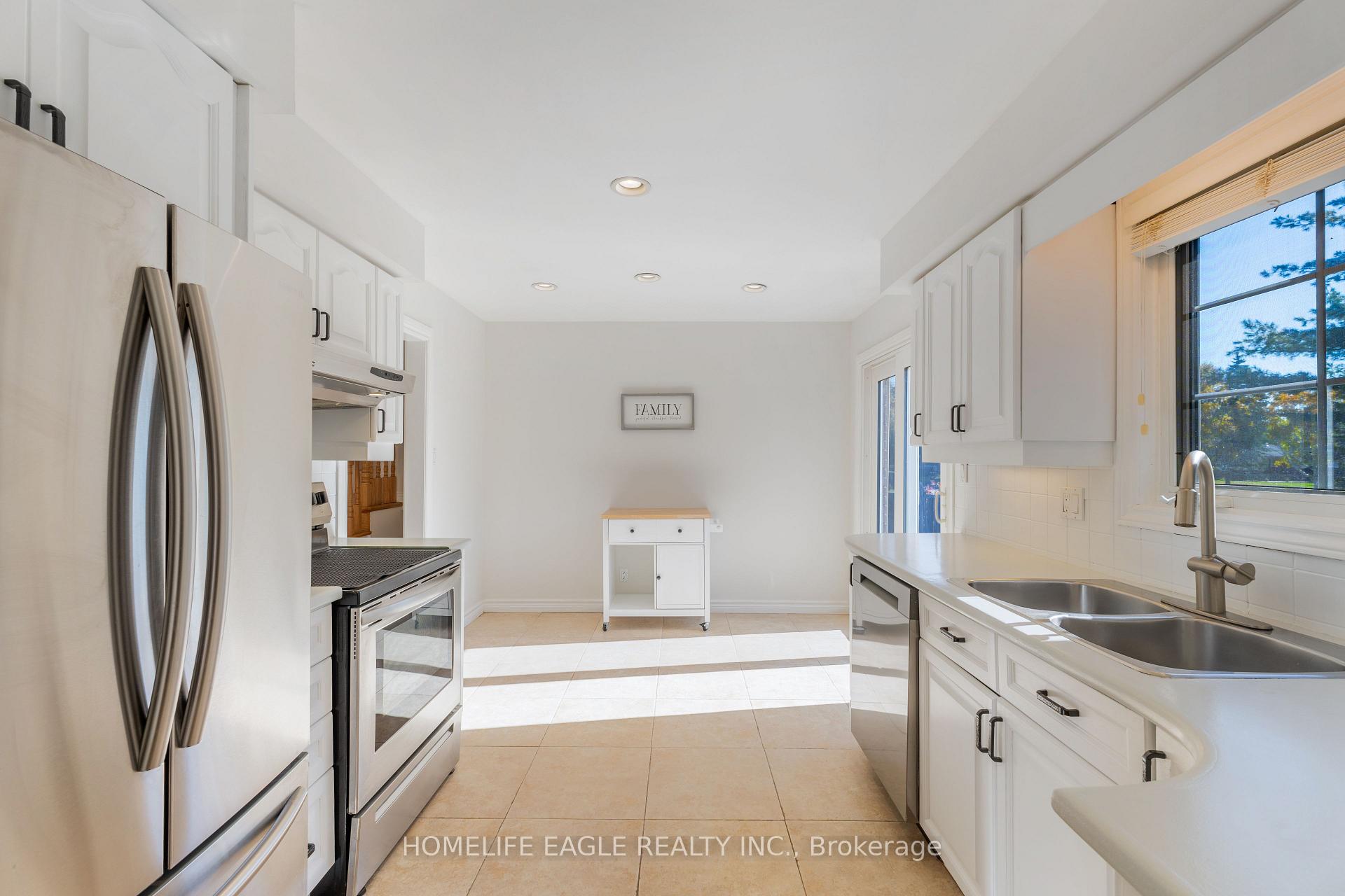 Photo 7 of 215 Valley View Drive, Innisfil, Churchill — HOMEH