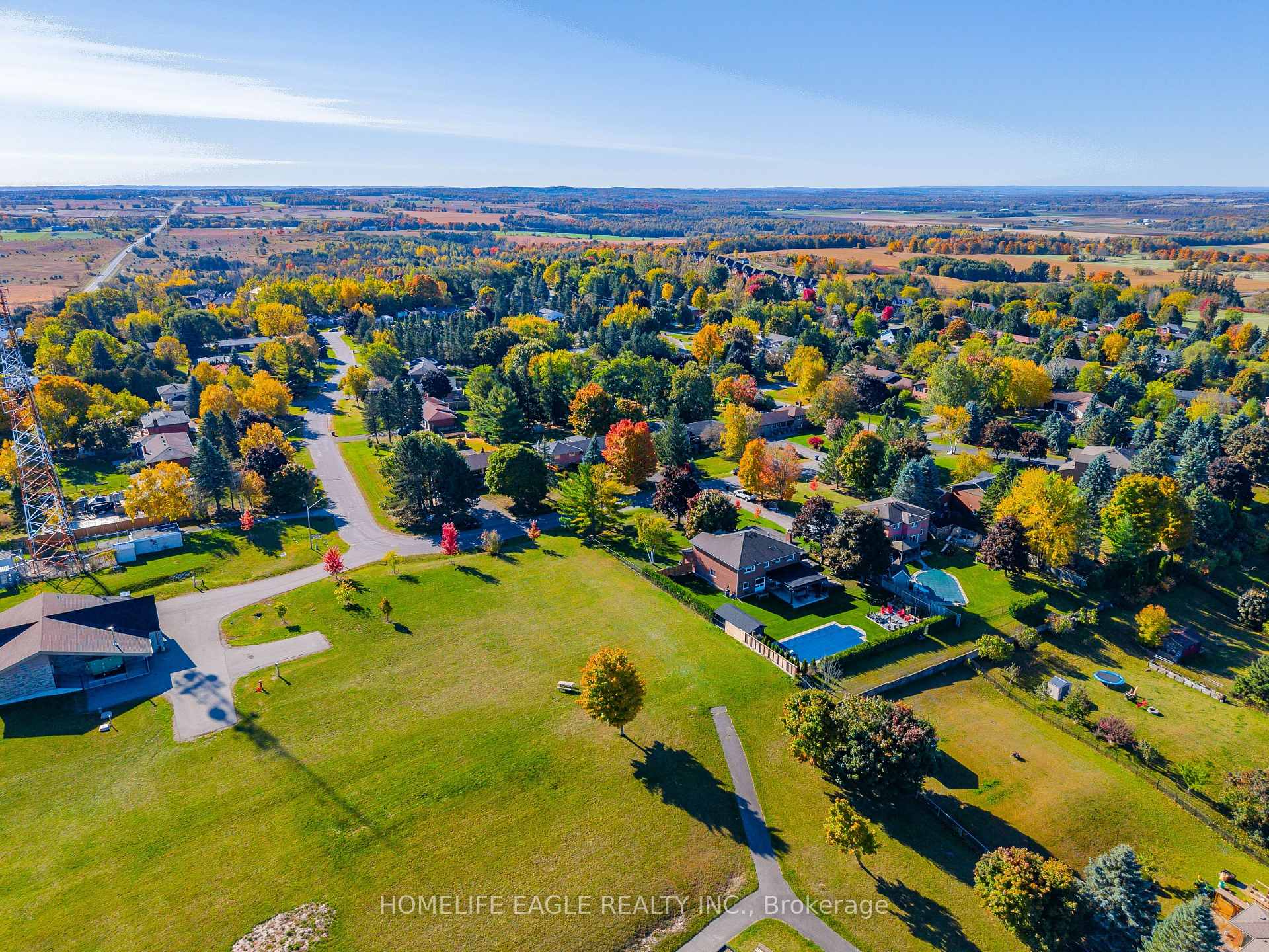 Photo 25 of 215 Valley View Drive, Innisfil, Churchill — HOMEH