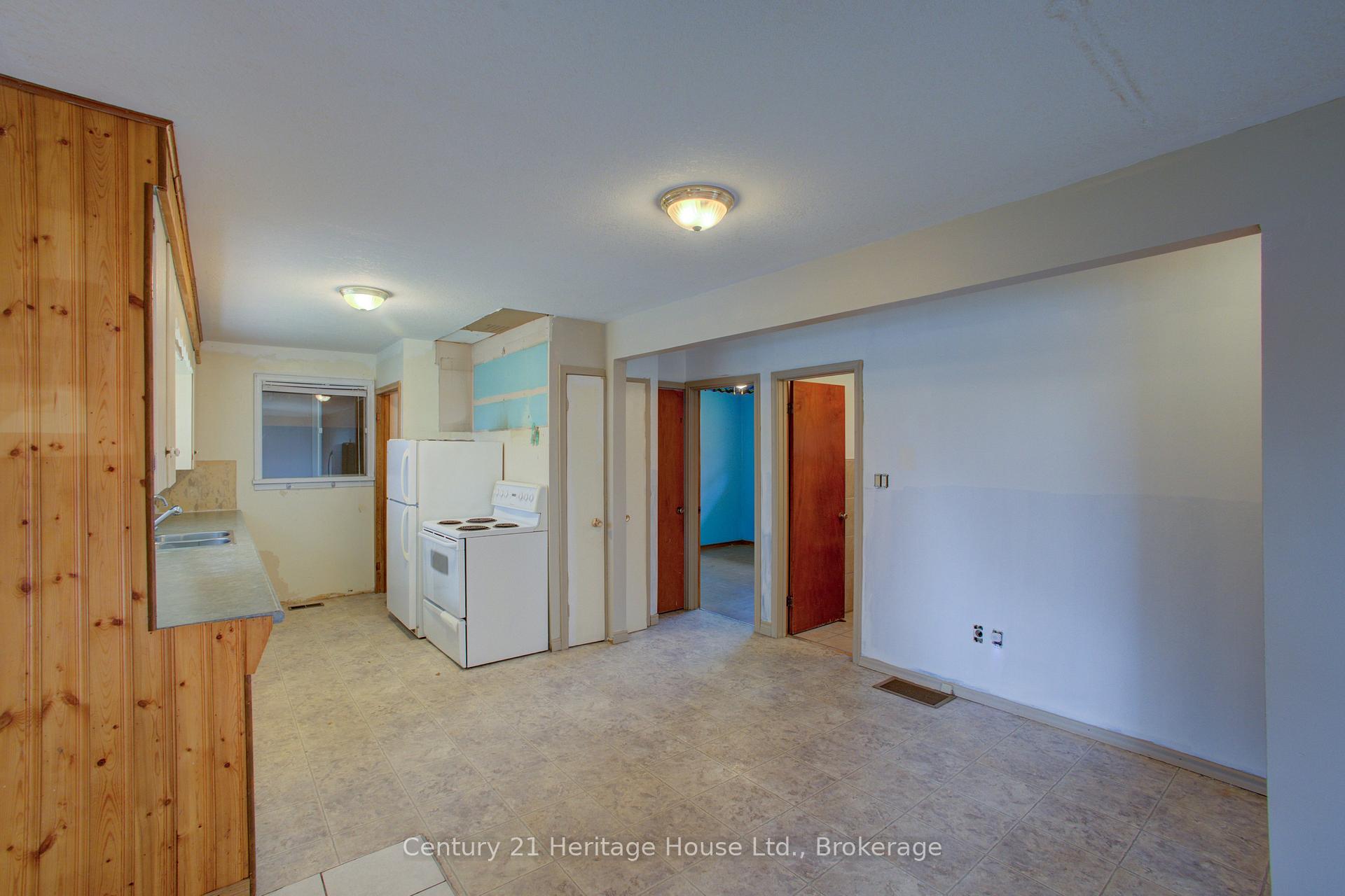 Photo 10 of 58 Allan Street W, Minto — HOMEH