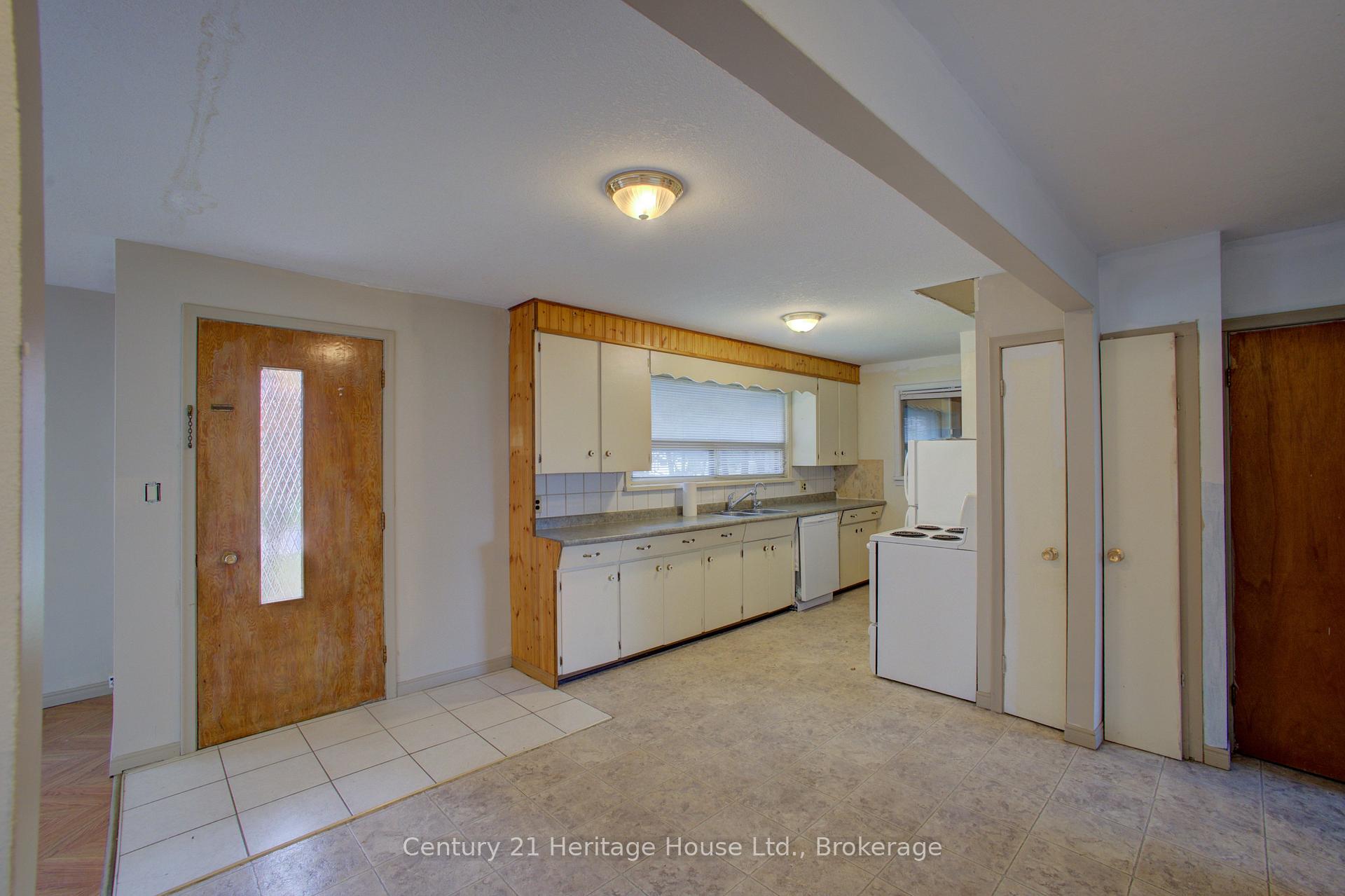 Photo 11 of 58 Allan Street W, Minto — HOMEH