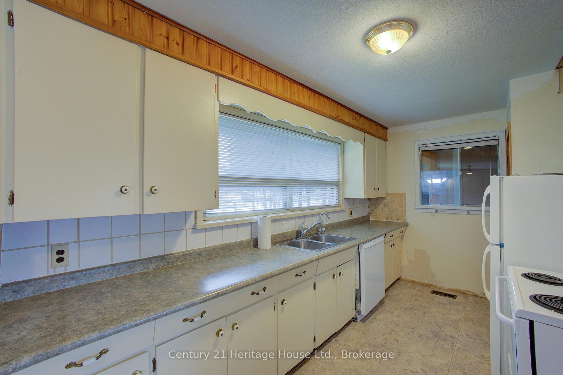 Photo 12 of 58 Allan Street W, Minto — HOMEH