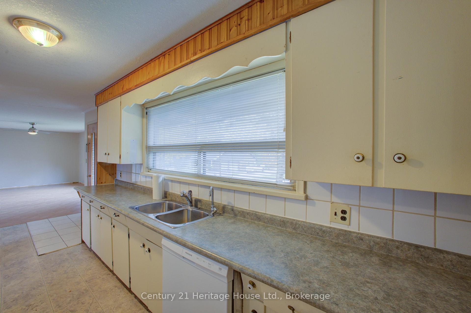 Photo 14 of 58 Allan Street W, Minto — HOMEH