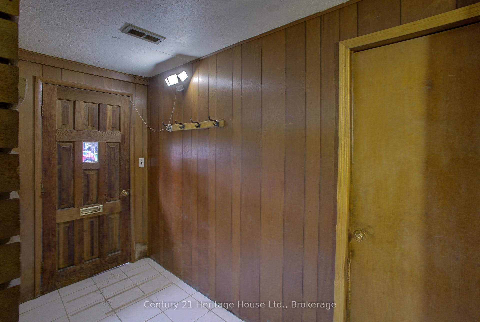 Photo 20 of 58 Allan Street W, Minto — HOMEH