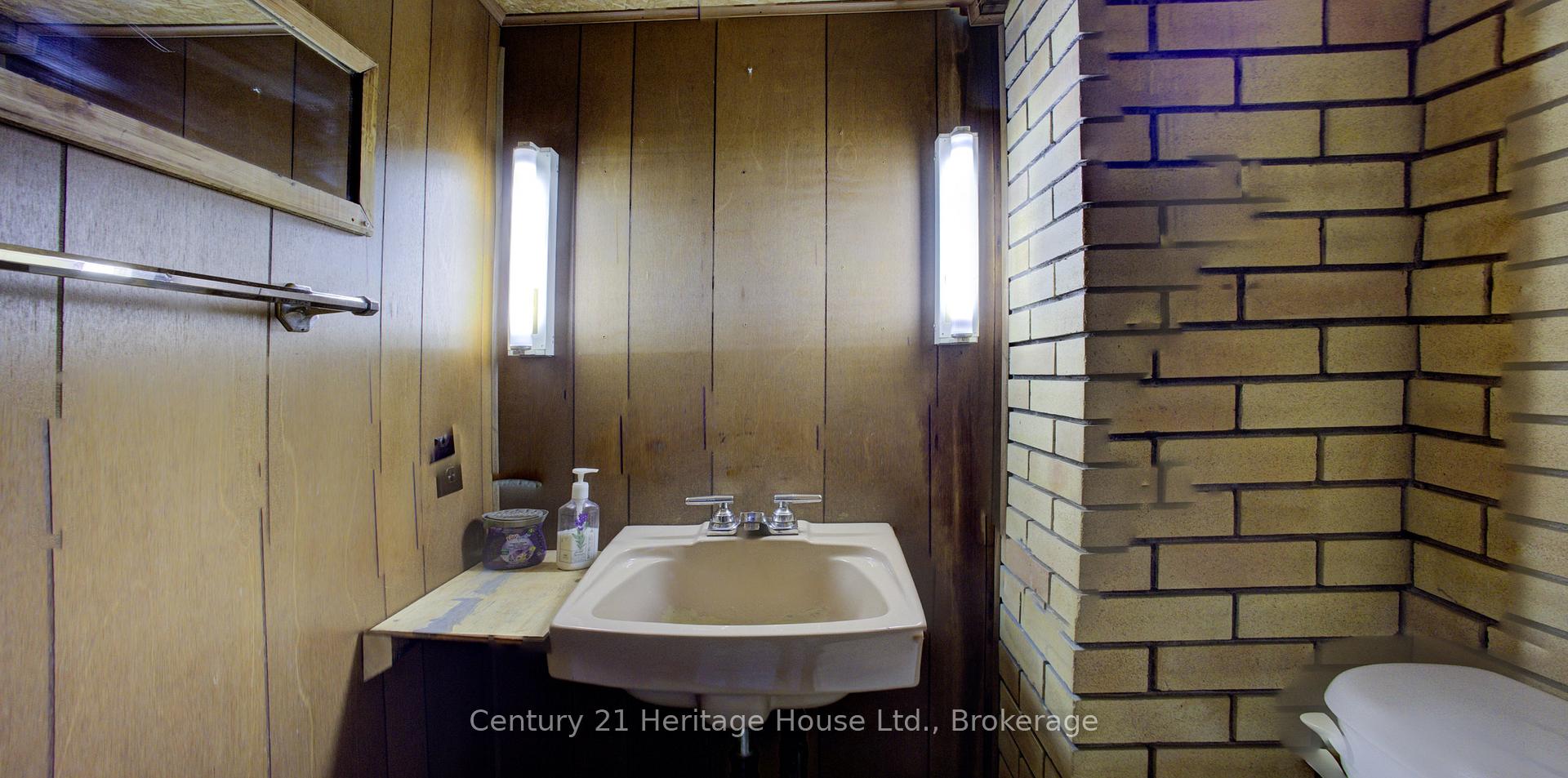 Photo 21 of 58 Allan Street W, Minto — HOMEH