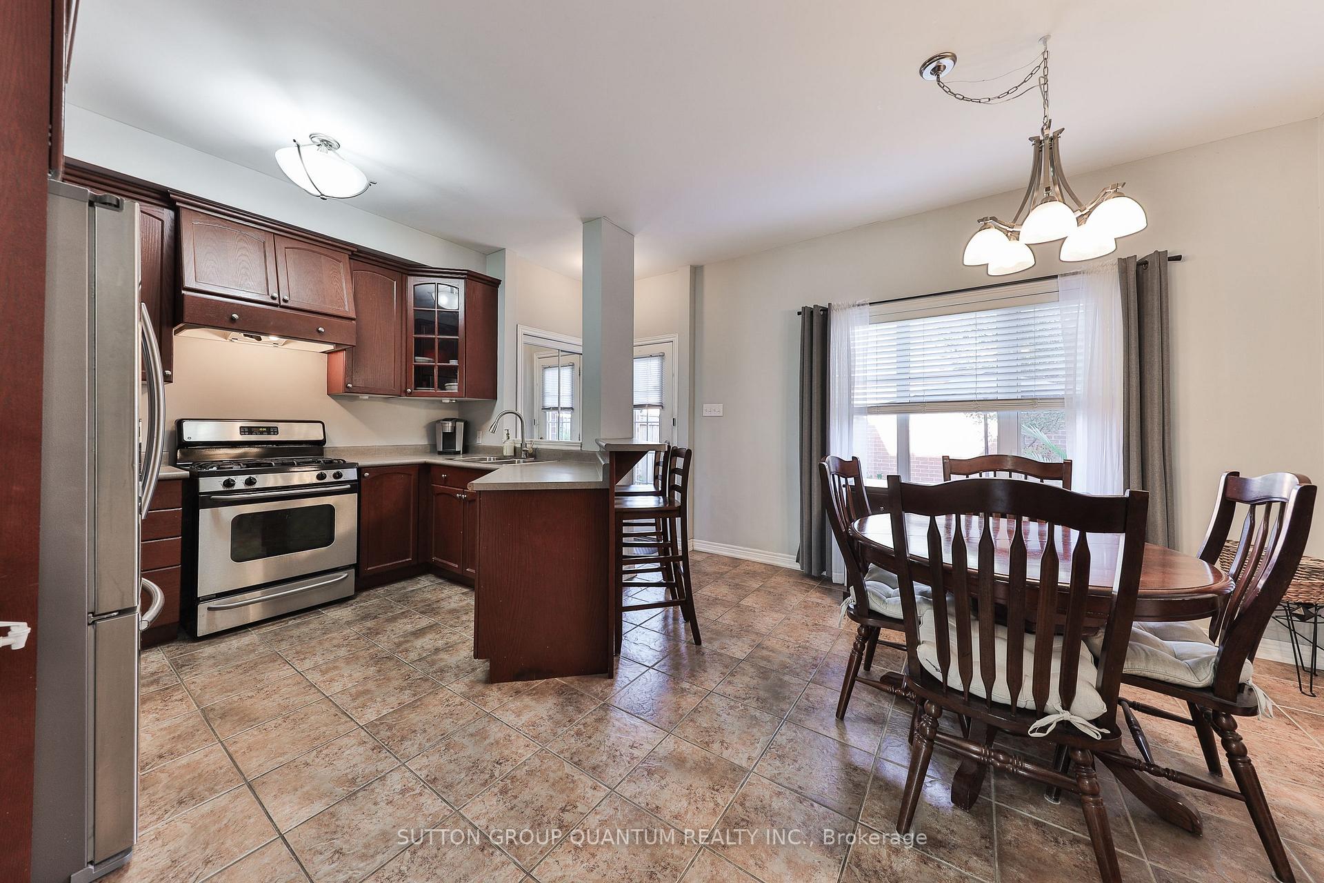 Photo 11 of 65 Westhampton Way, Hamilton, Winona Park — HOMEH