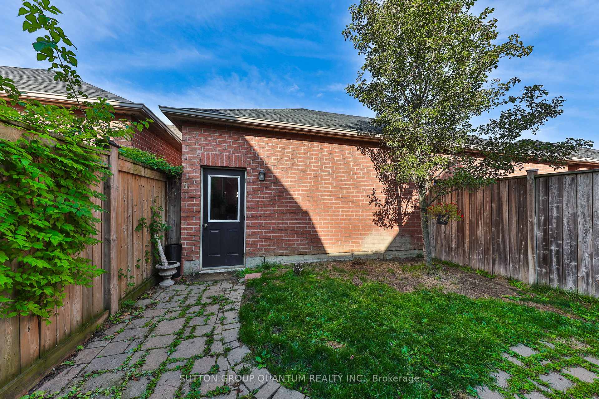Photo 43 of 65 Westhampton Way, Hamilton, Winona Park — HOMEH