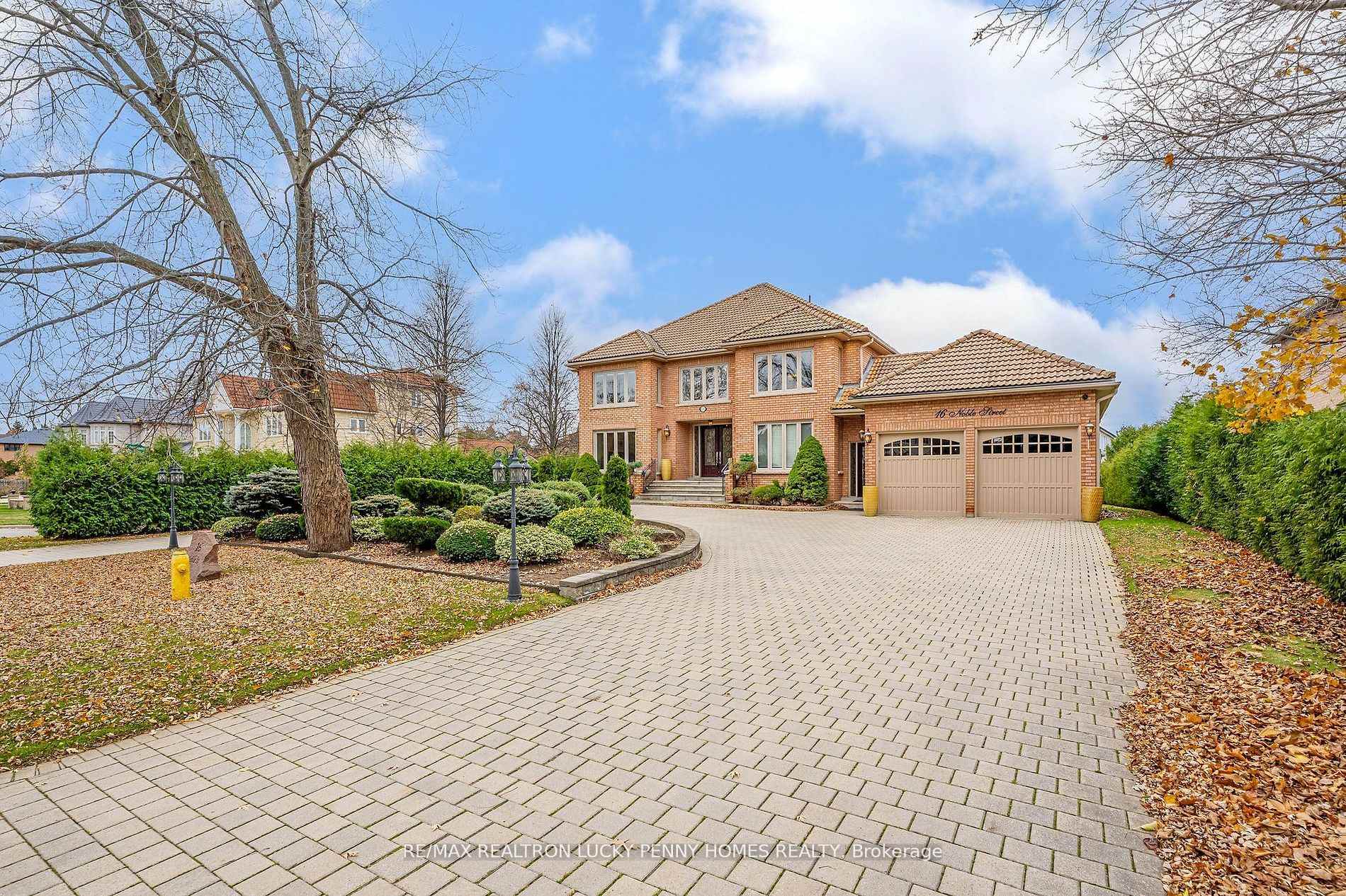 Photo 2 of 16 Noble Street, Markham, Milliken Mills East — HOMEH