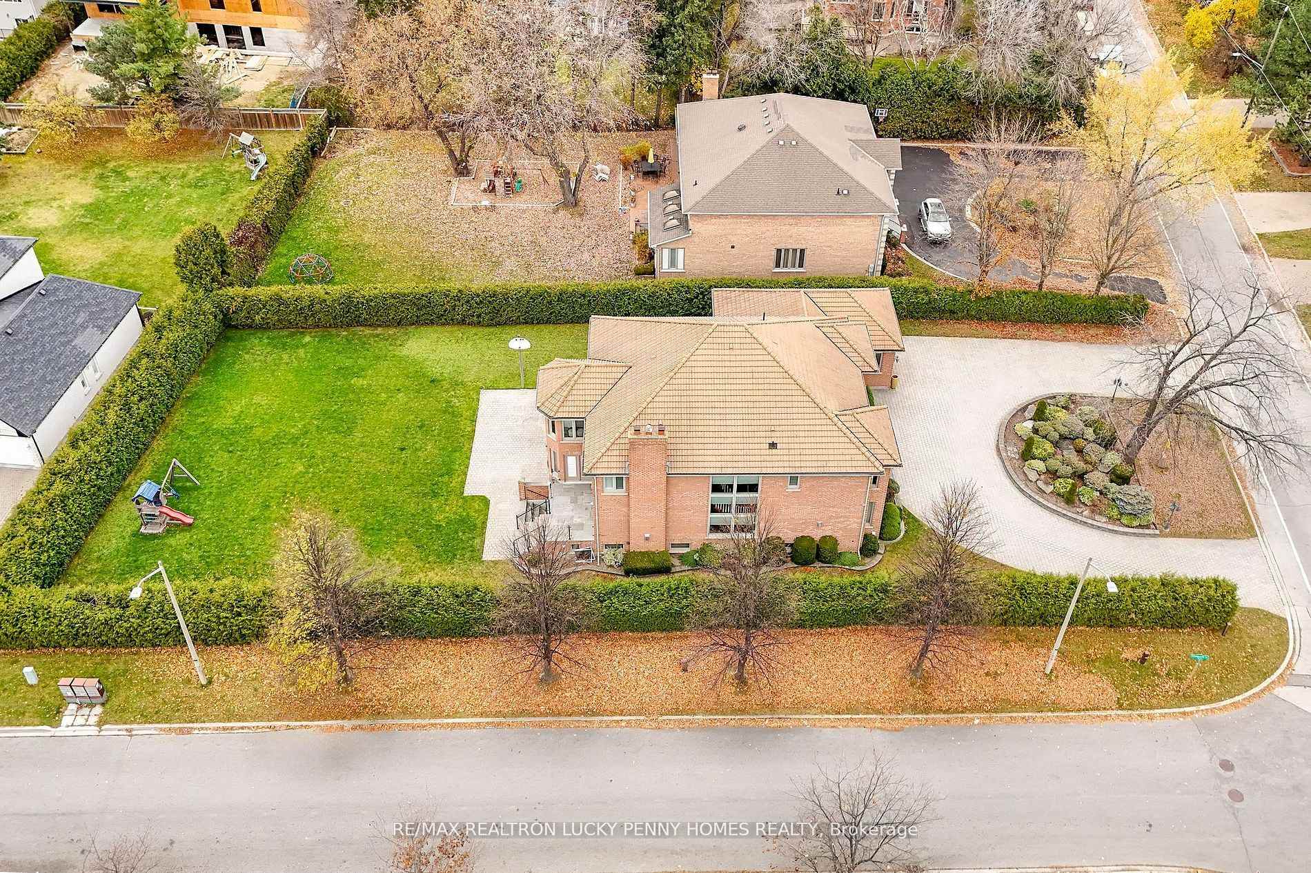 Photo 5 of 16 Noble Street, Markham, Milliken Mills East — HOMEH