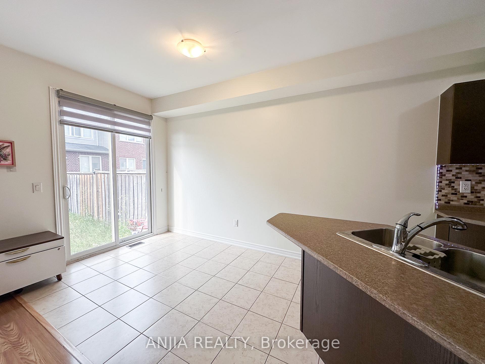 Photo 11 of 49 Truchard Avenue, Markham, Berczy — HOMEH