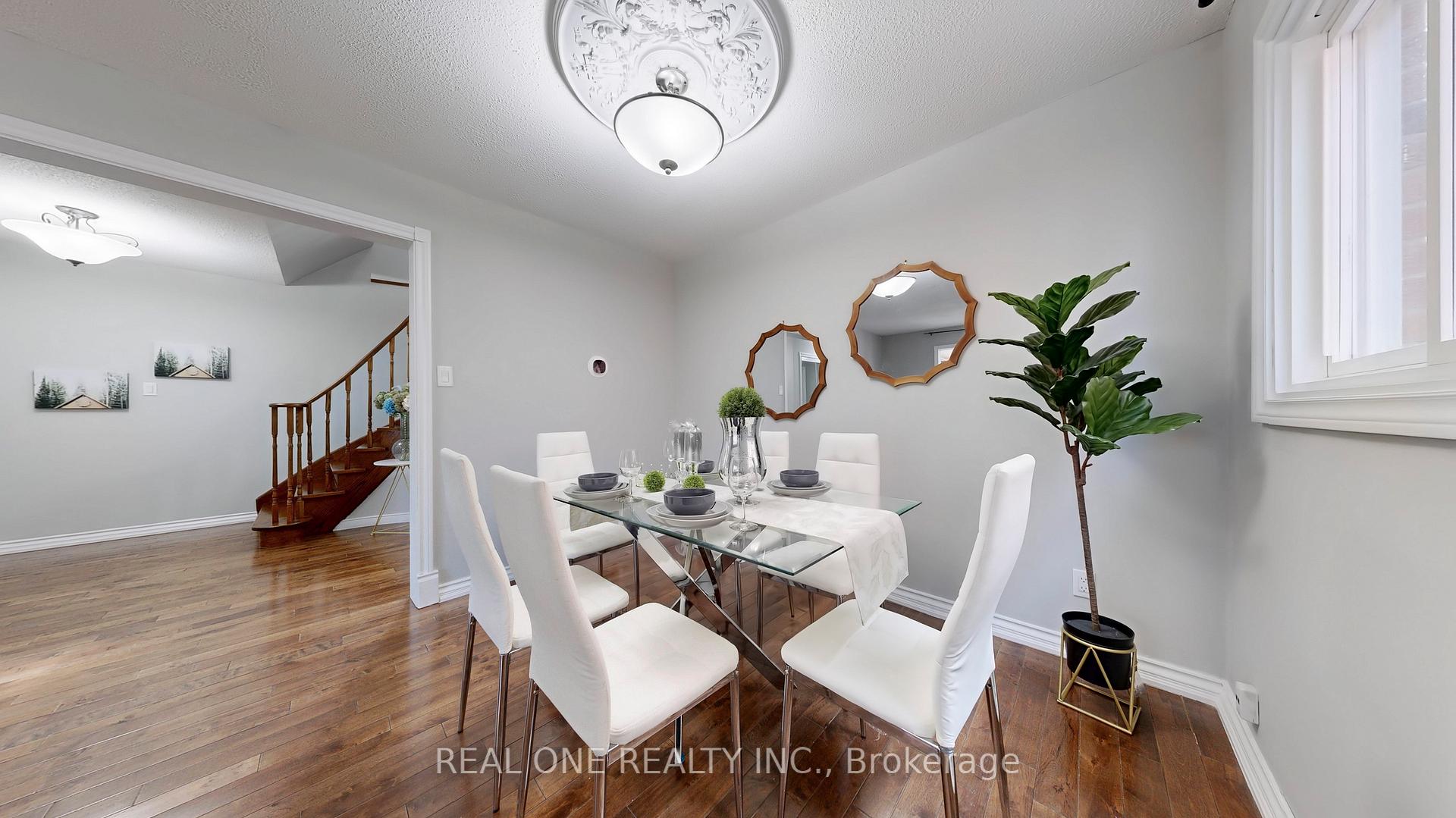Photo 7 of 90 Spragg Circle, Markham, Markham Village — HOMEH