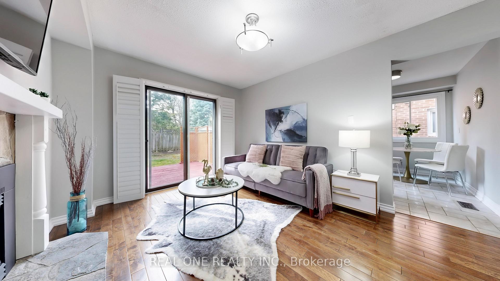 Photo 11 of 90 Spragg Circle, Markham, Markham Village — HOMEH