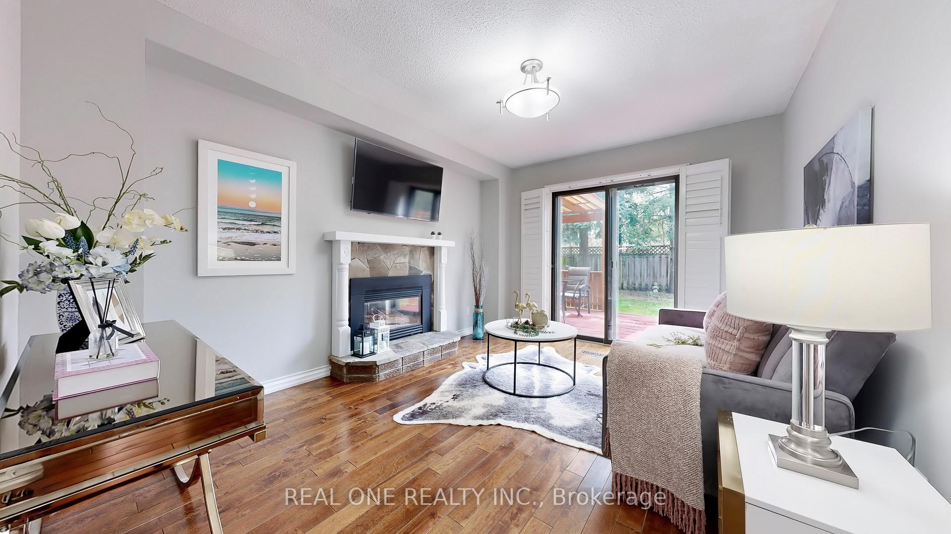 Photo 12 of 90 Spragg Circle, Markham, Markham Village — HOMEH
