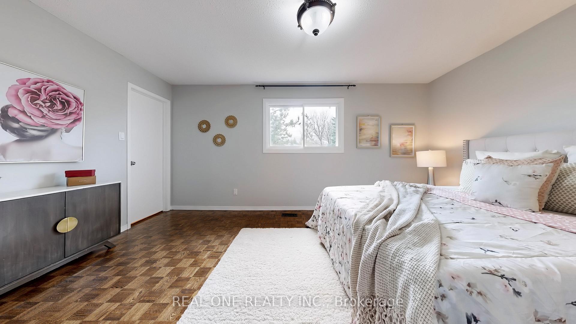 Photo 17 of 90 Spragg Circle, Markham, Markham Village — HOMEH