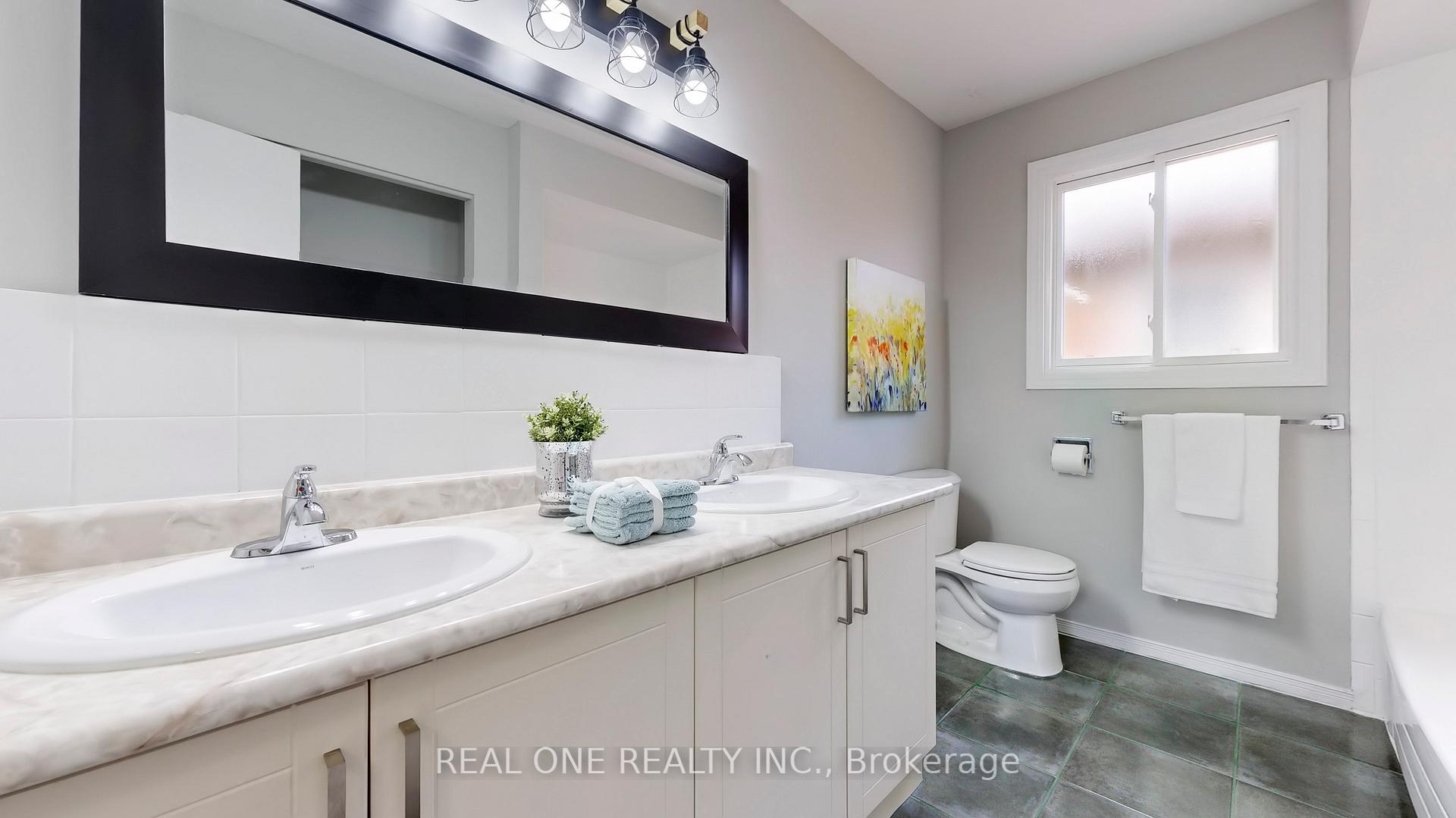 Photo 22 of 90 Spragg Circle, Markham, Markham Village — HOMEH