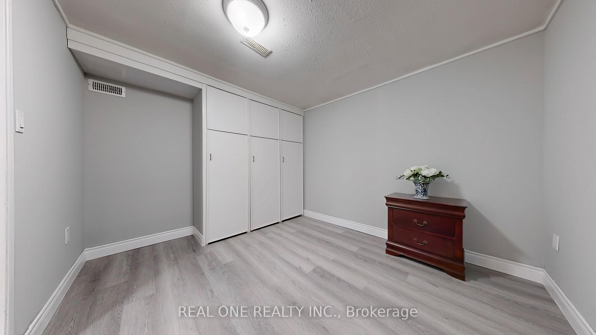 Photo 31 of 90 Spragg Circle, Markham, Markham Village — HOMEH