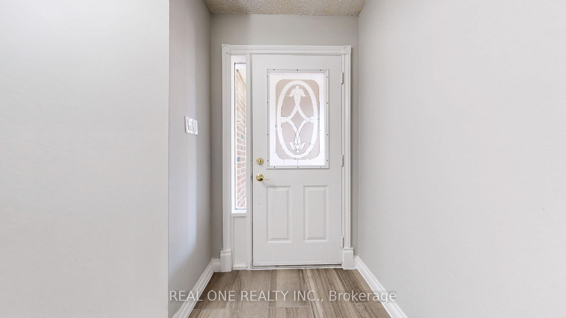 Photo 32 of 90 Spragg Circle, Markham, Markham Village — HOMEH