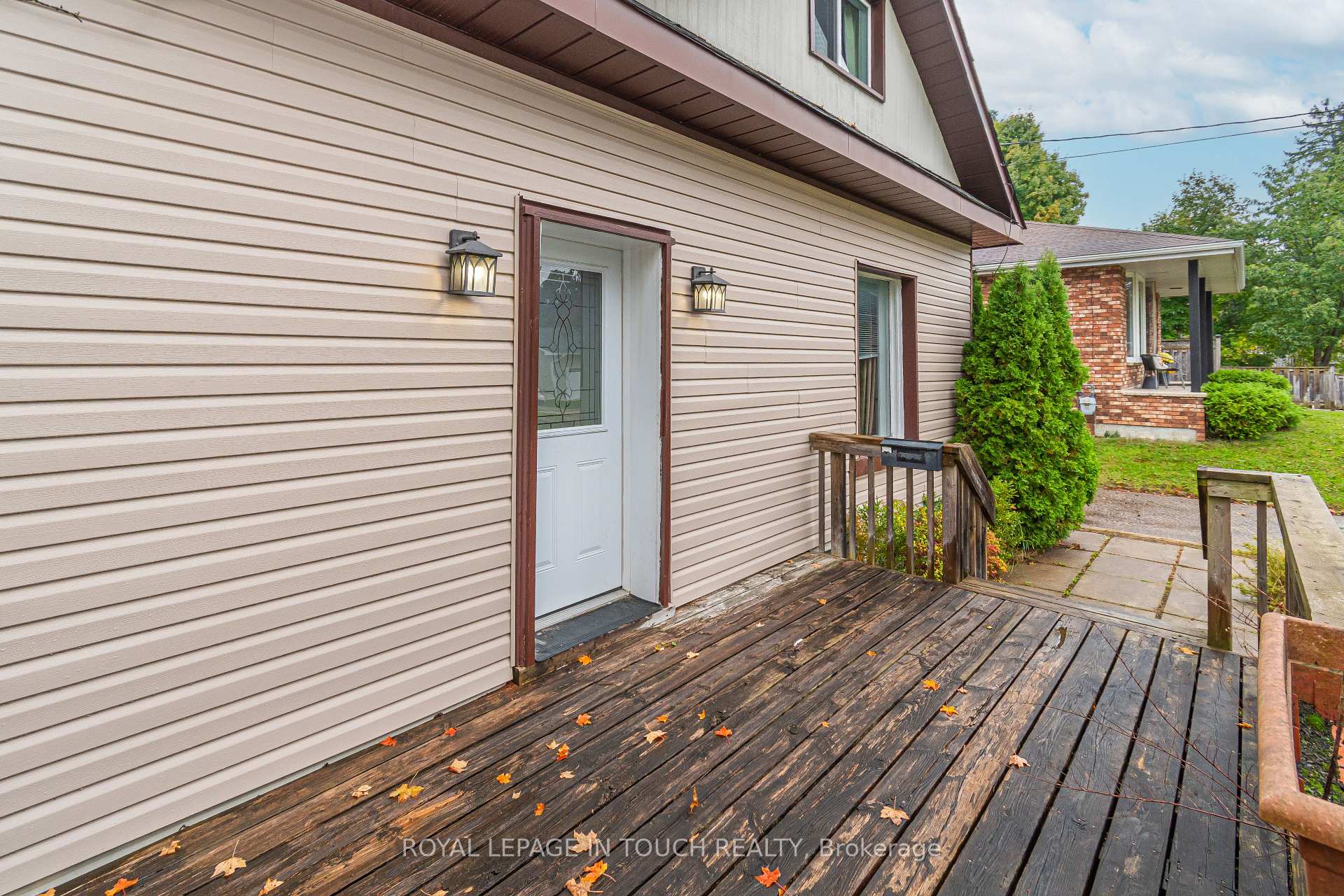 Photo 2 of 125 Eighth Street, Midland — HOMEH