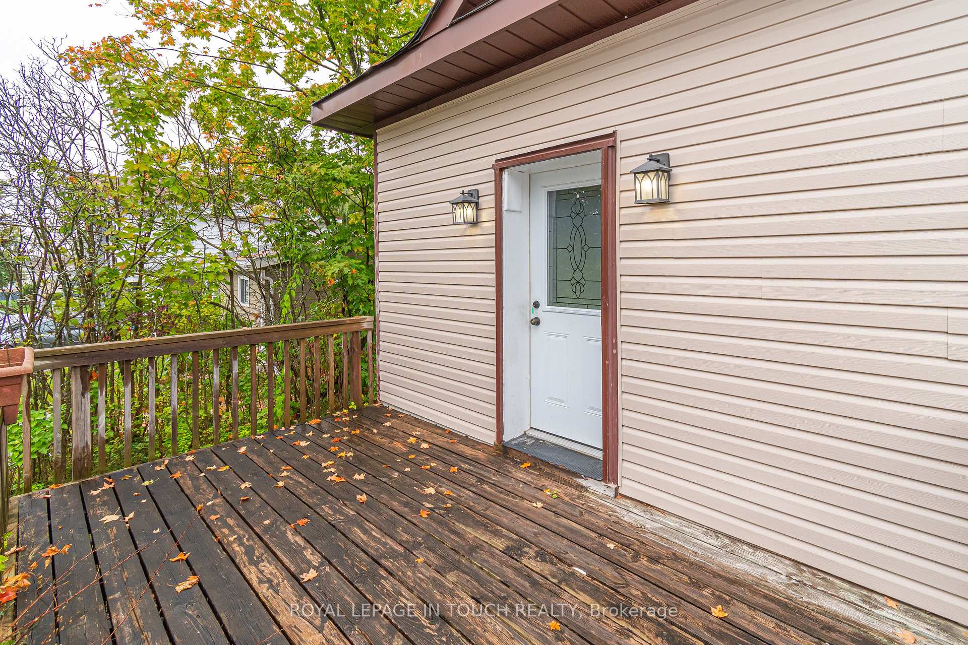 Photo 3 of 125 Eighth Street, Midland — HOMEH