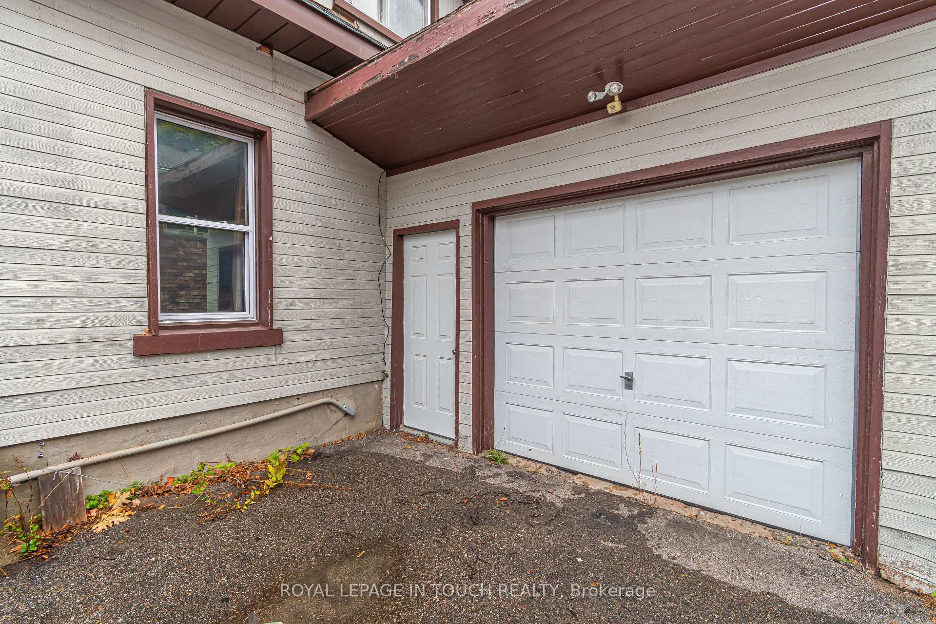 Photo 4 of 125 Eighth Street, Midland — HOMEH