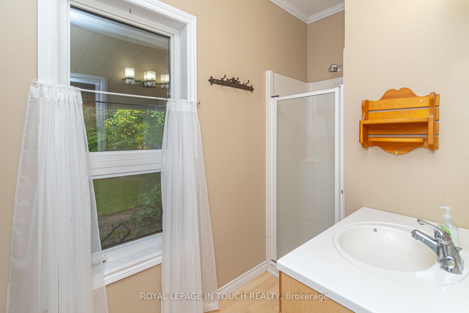 Photo 19 of 125 Eighth Street, Midland — HOMEH