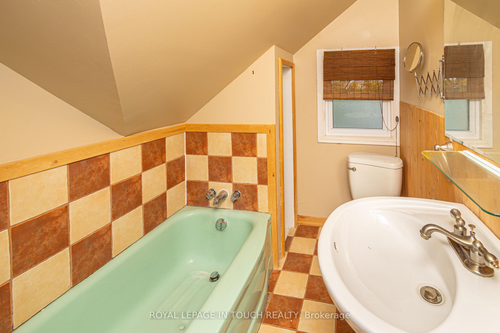 Photo 24 of 125 Eighth Street, Midland — HOMEH